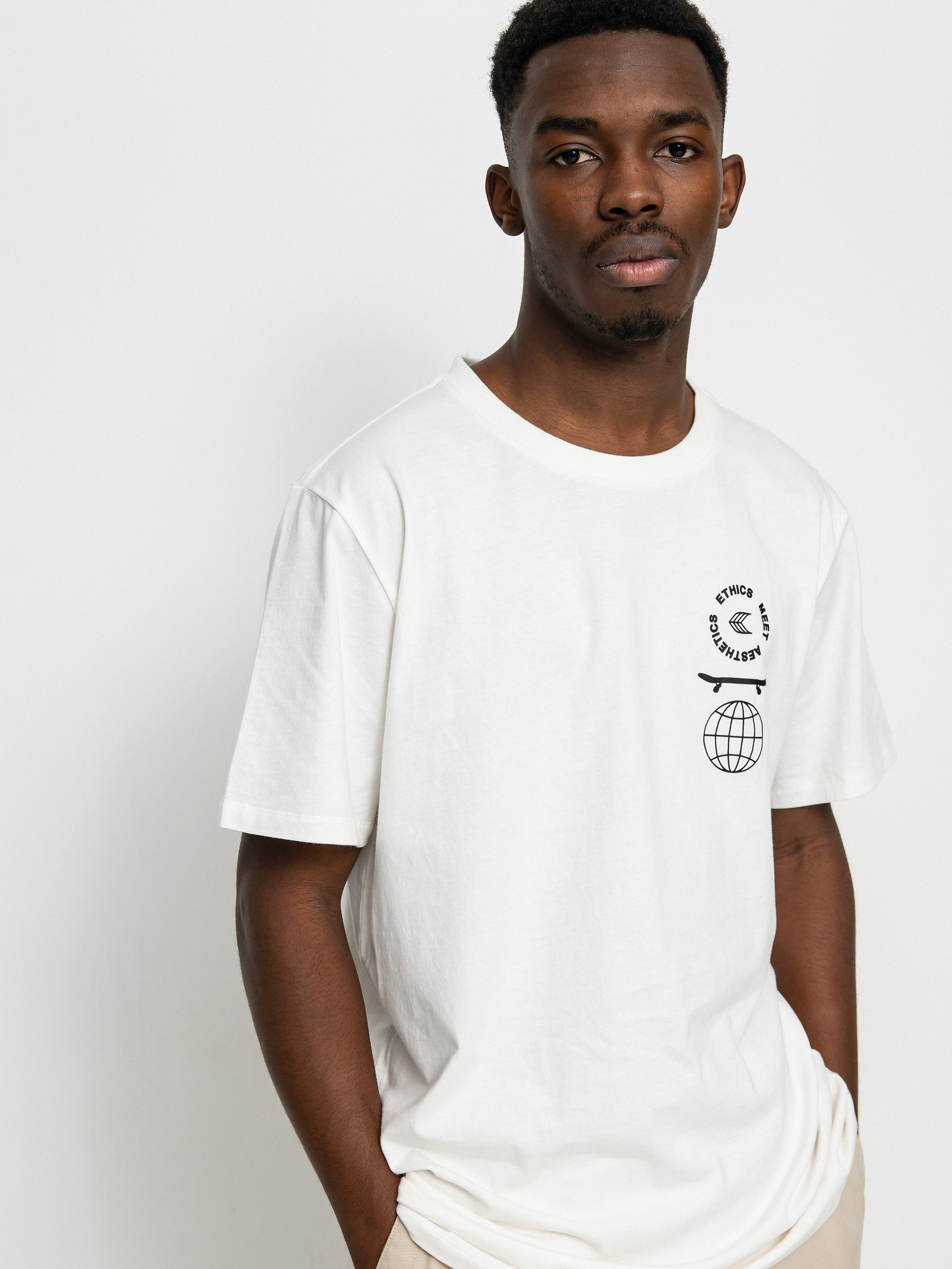 Cariuma Ethics meet Aesthetics T-shirt (off white)