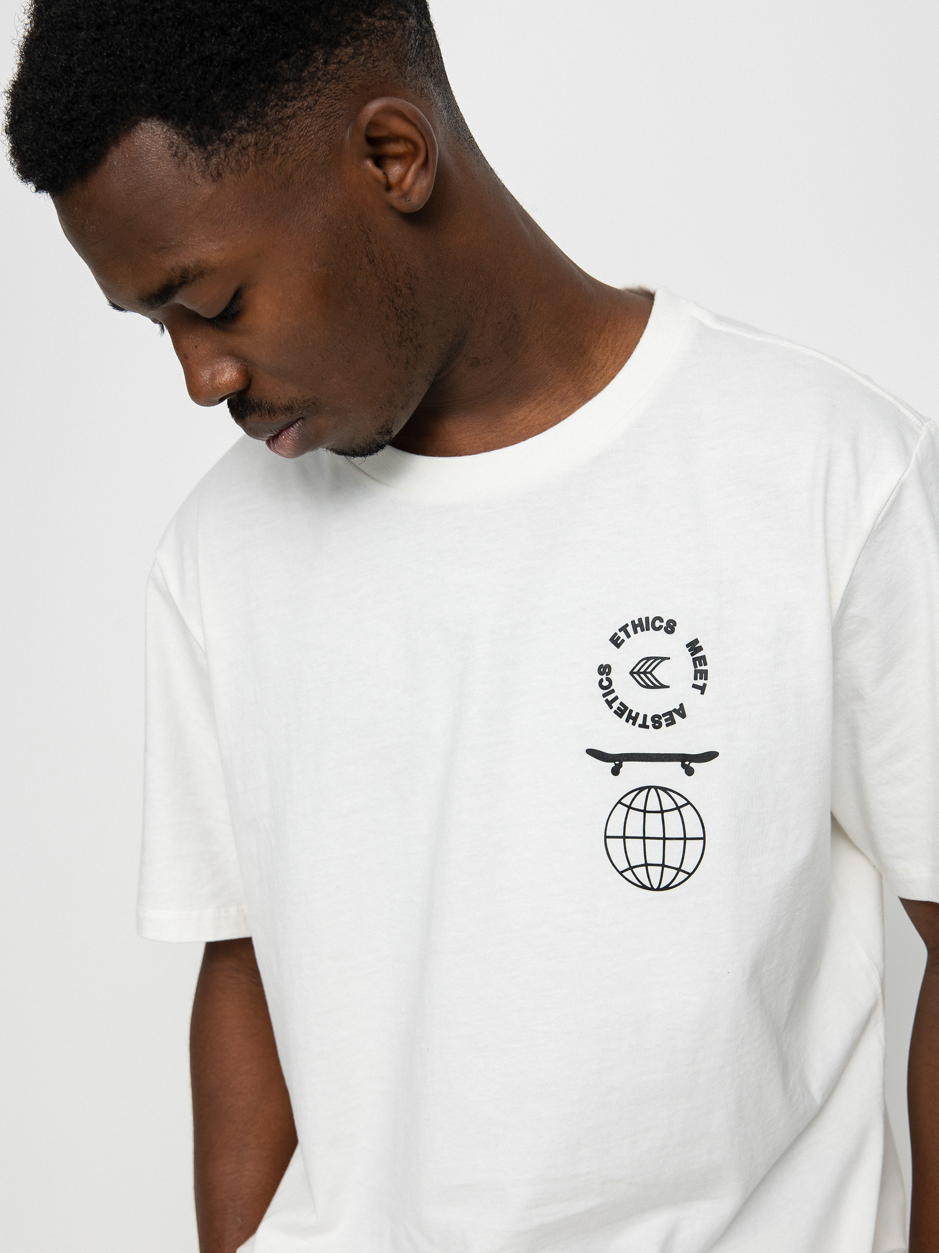 Cariuma Ethics meet Aesthetics T-shirt (off white)