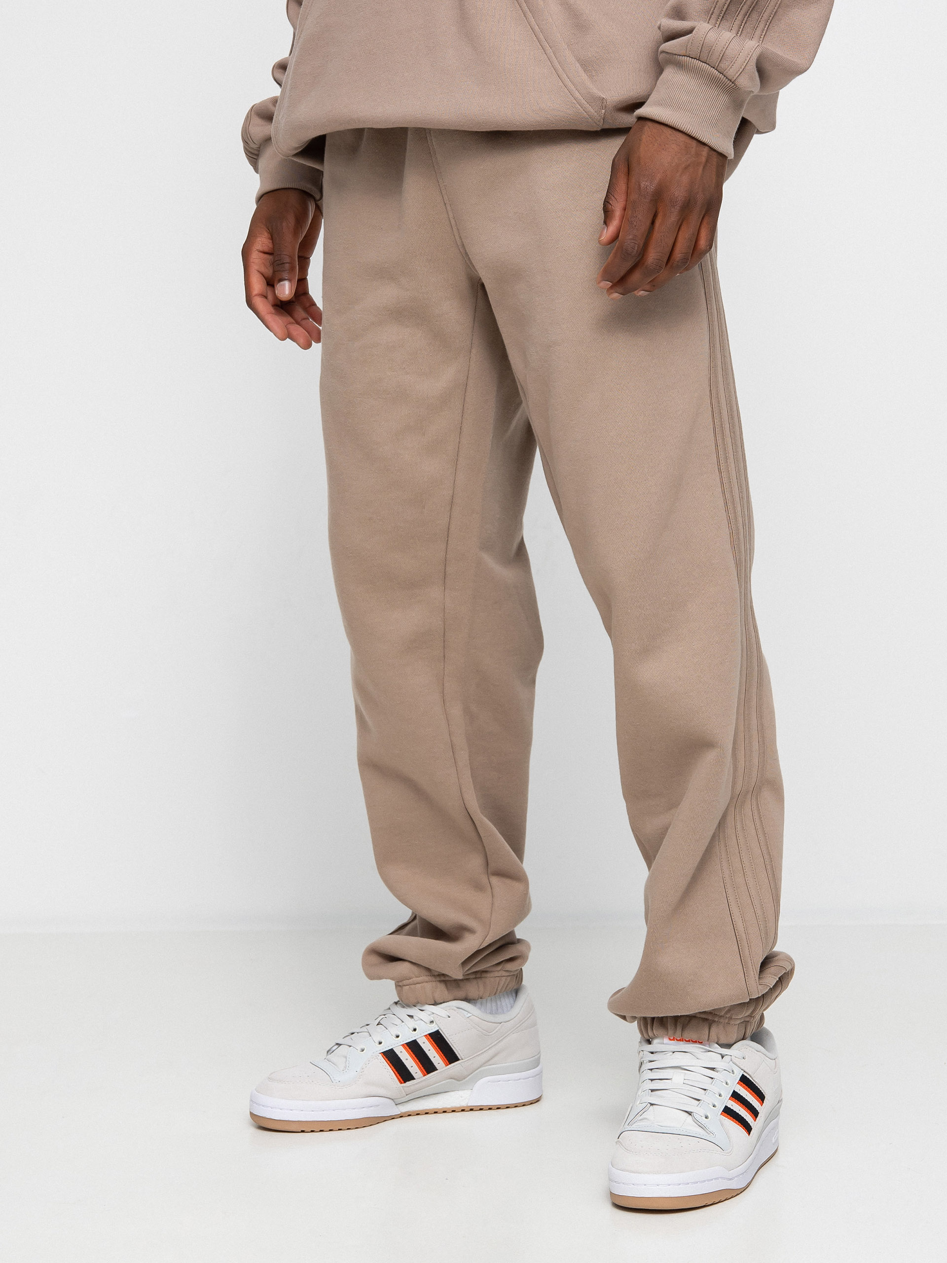 adidas Originals Ess Logo Pants (chabrn)