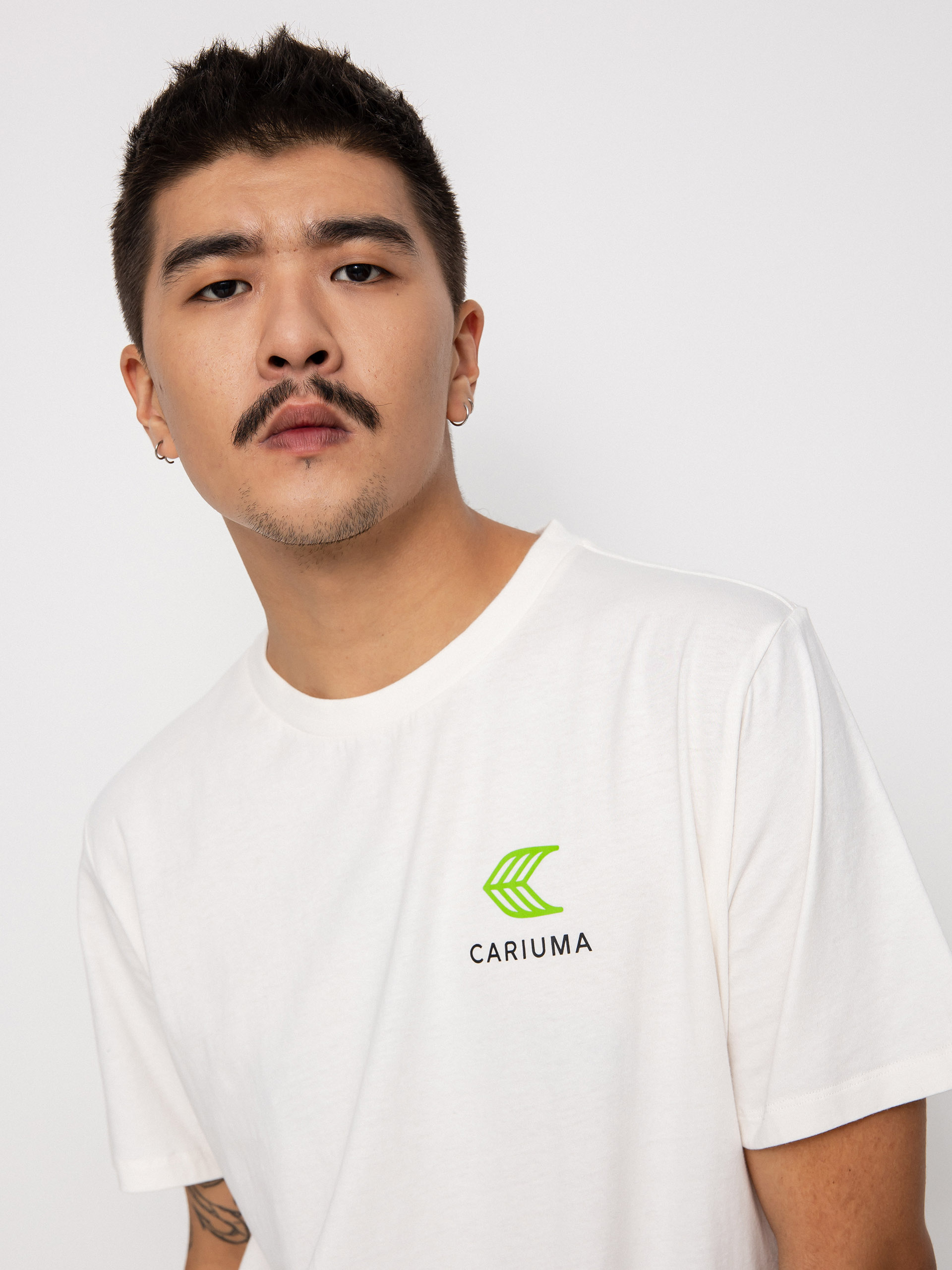 Cariuma Skate with your Heart T-shirt (off white)