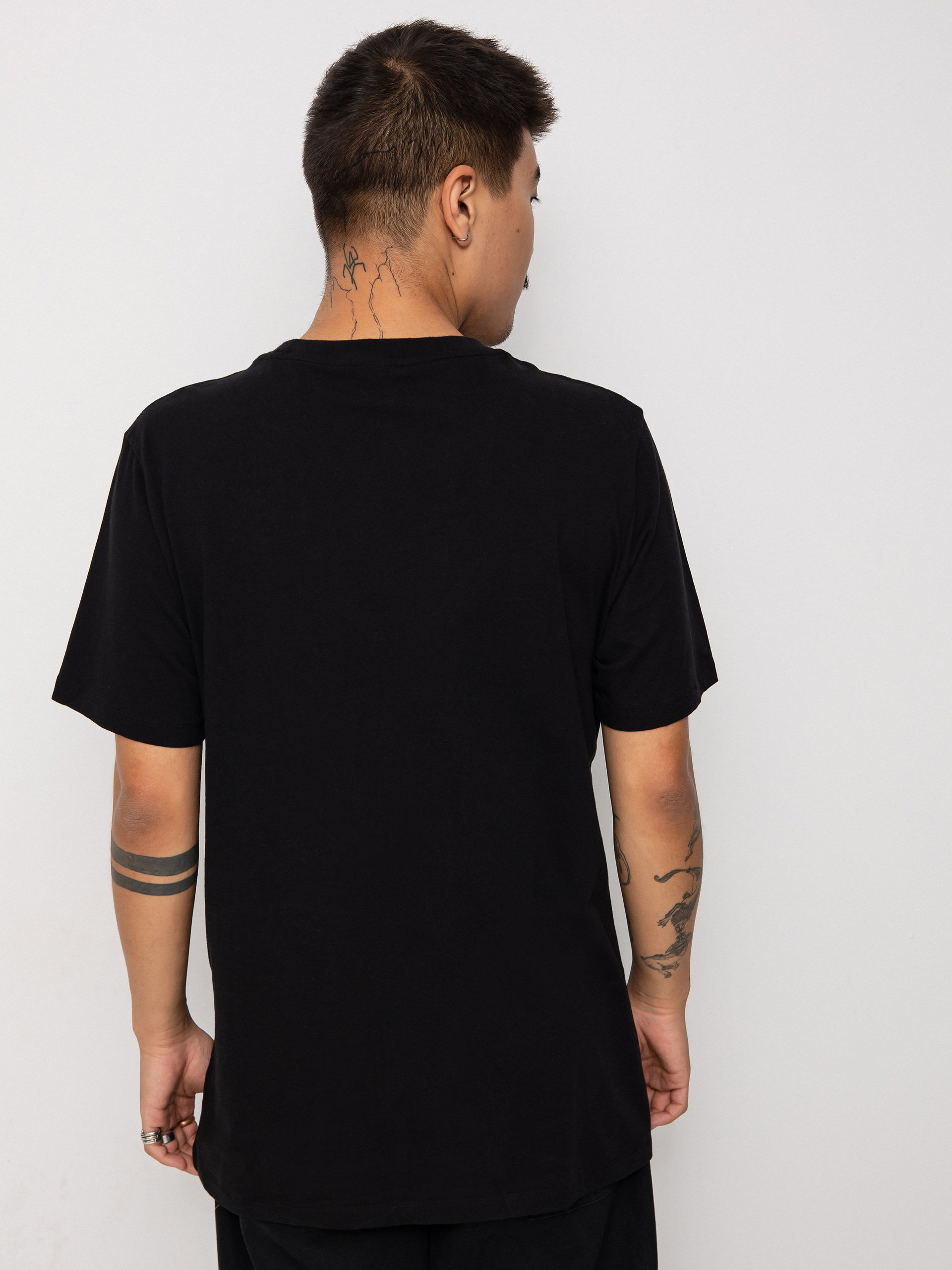 Cariuma Ethics meet Aesthetics T-shirt (black)