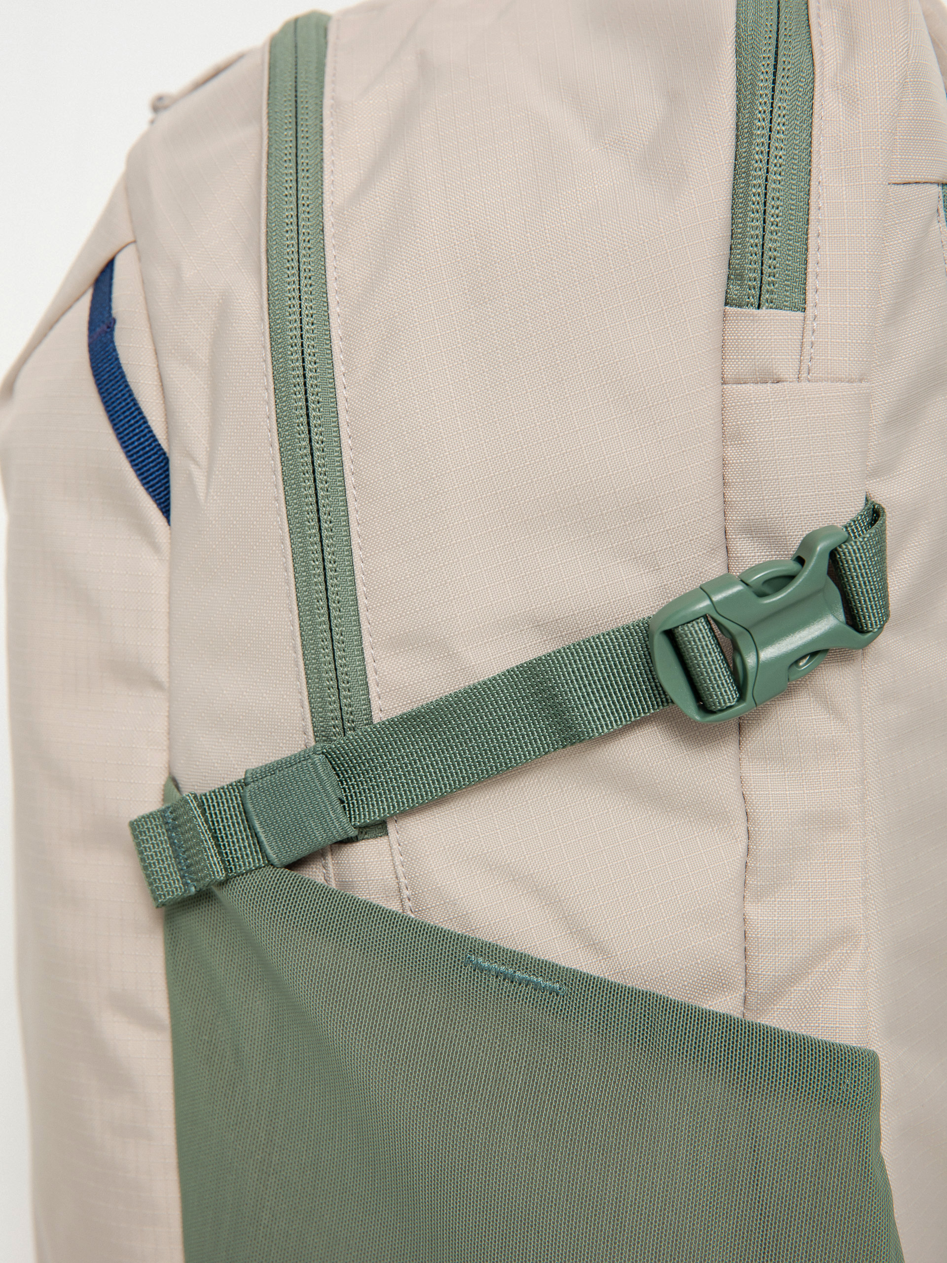 Patagonia Refugio Day Pack 26L Rucksack (hemlock green)