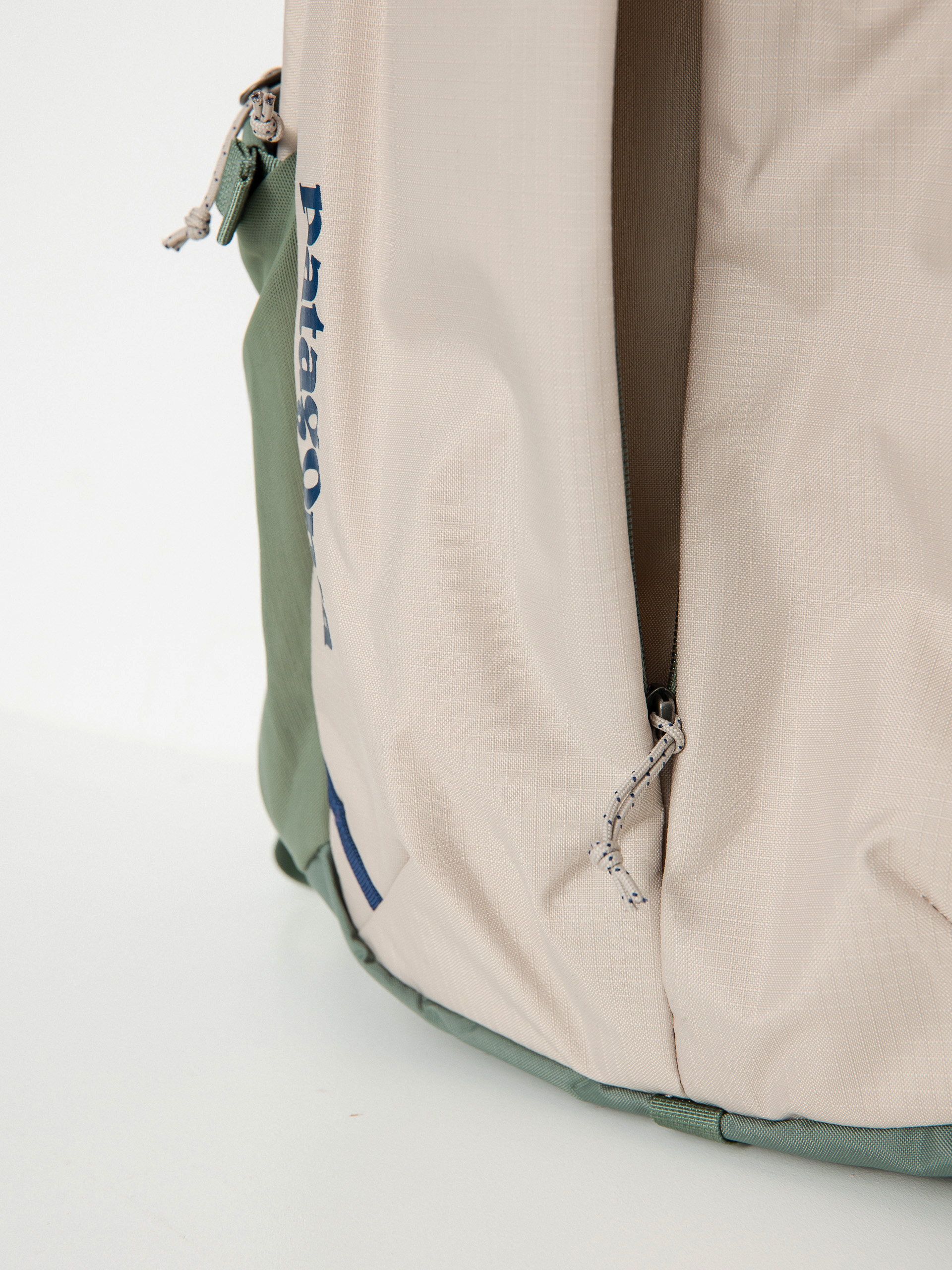 Patagonia Refugio Day Pack 26L Rucksack (hemlock green)