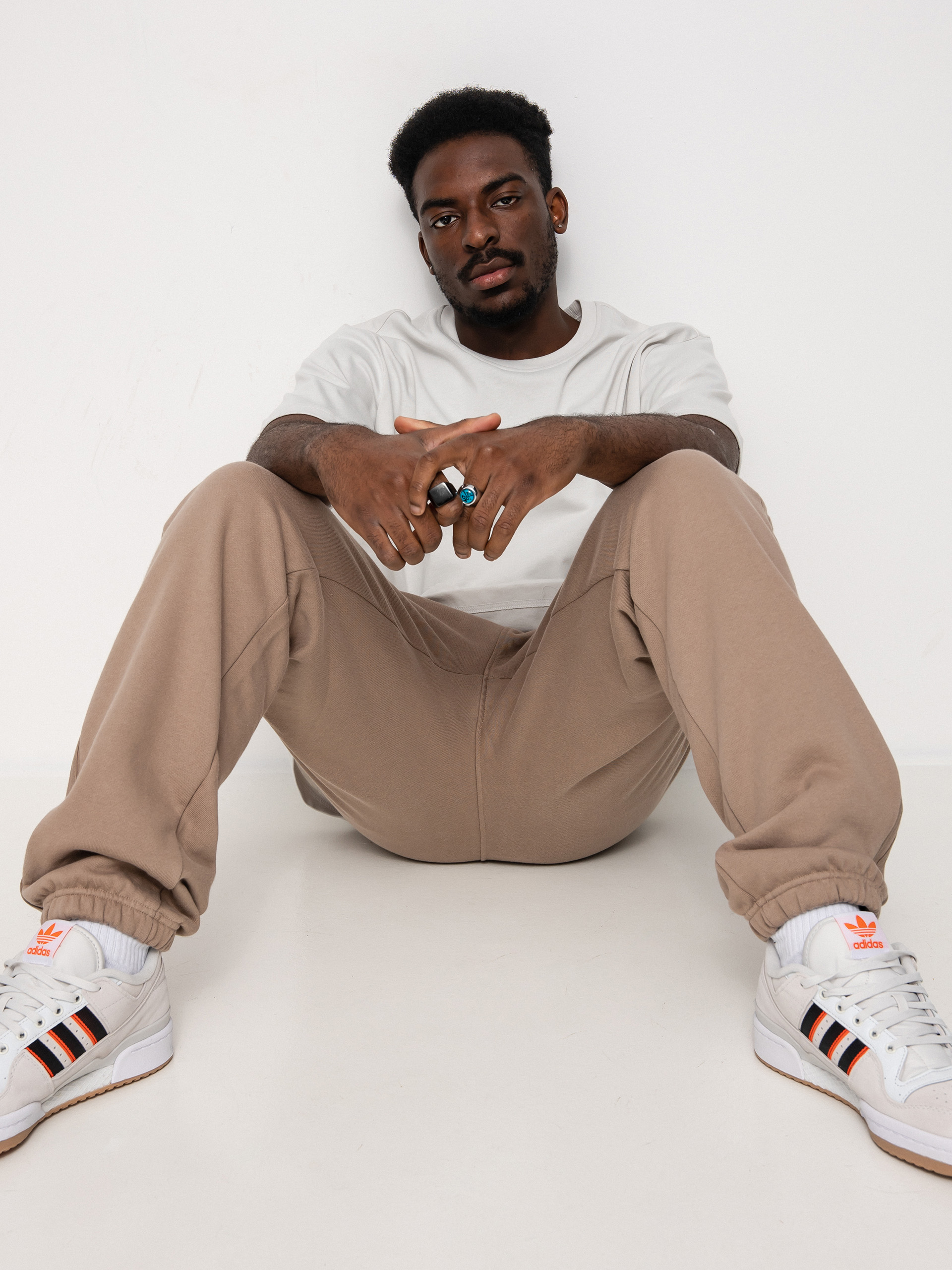 adidas Originals Ess T-Shirt (orbgry)