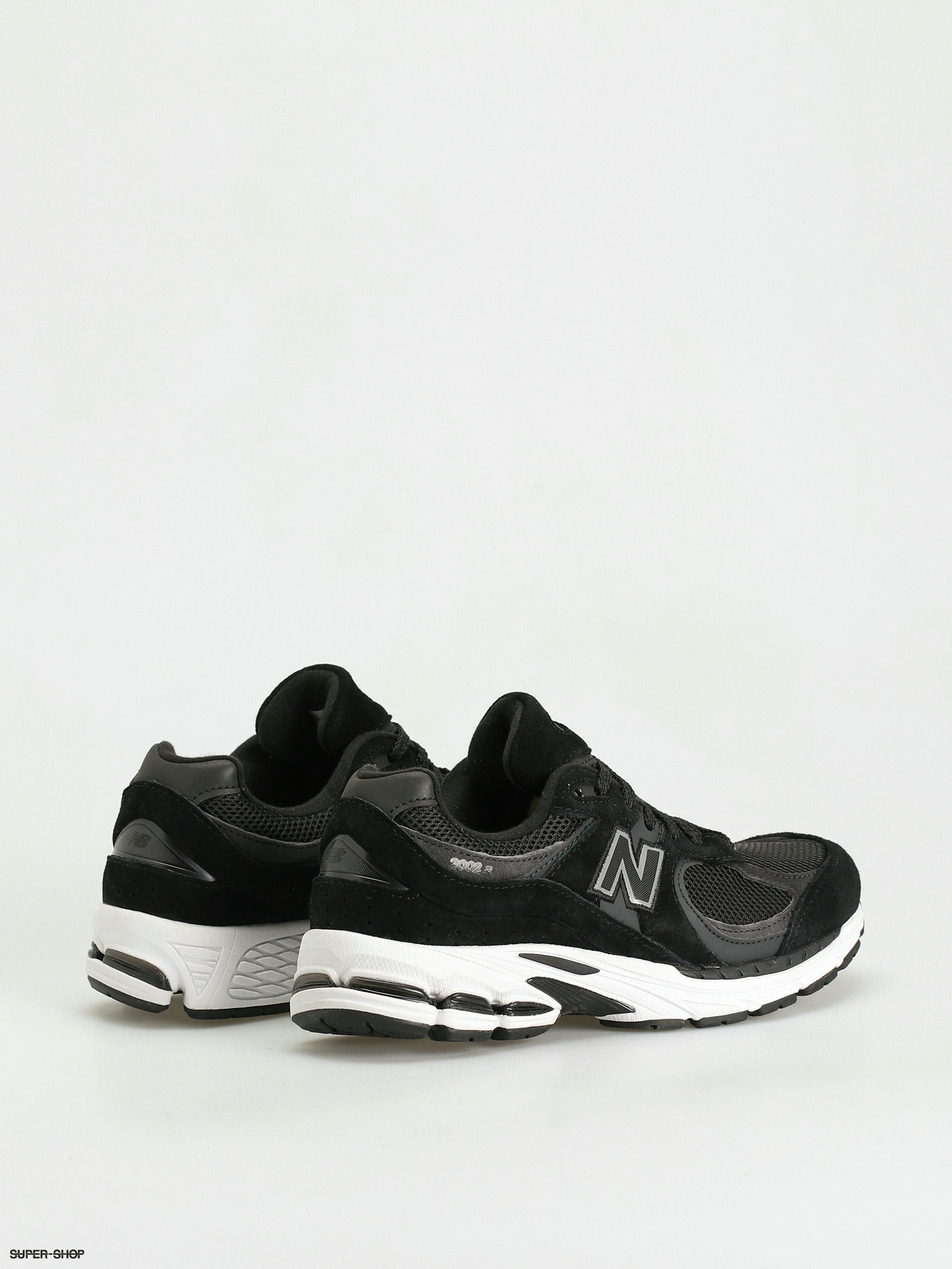 New Balance 2002 Shoes (black)