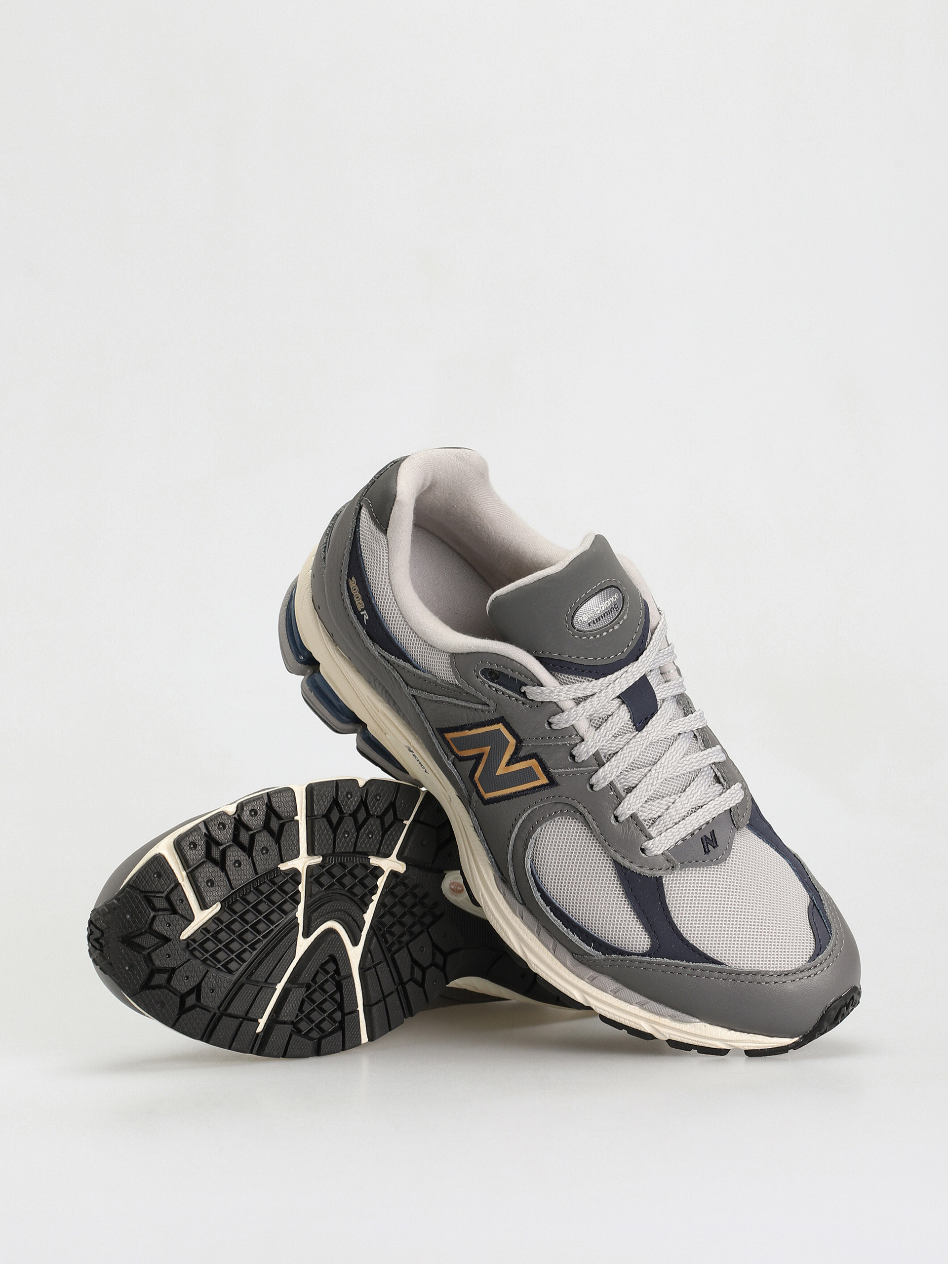 New Balance 2002 Shoes (castle rock)