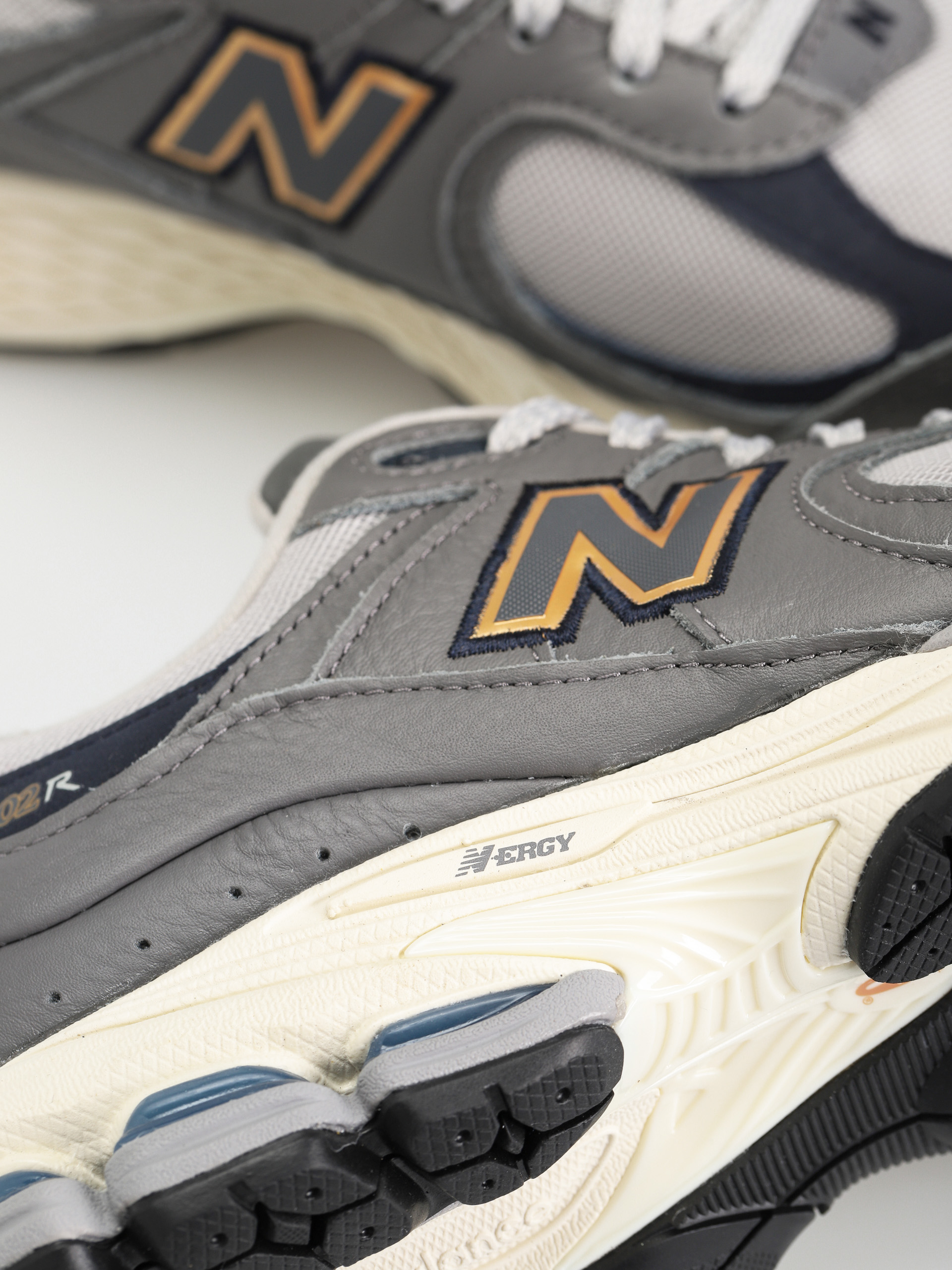 New Balance 2002 Shoes (castle rock)