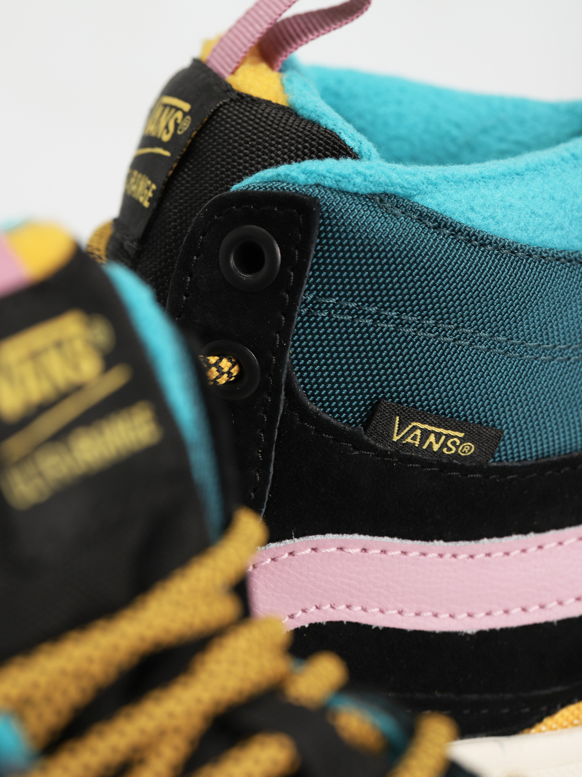 Vans Ultrarange Exo Hi MTE 1 Shoes (pop color black/multi)