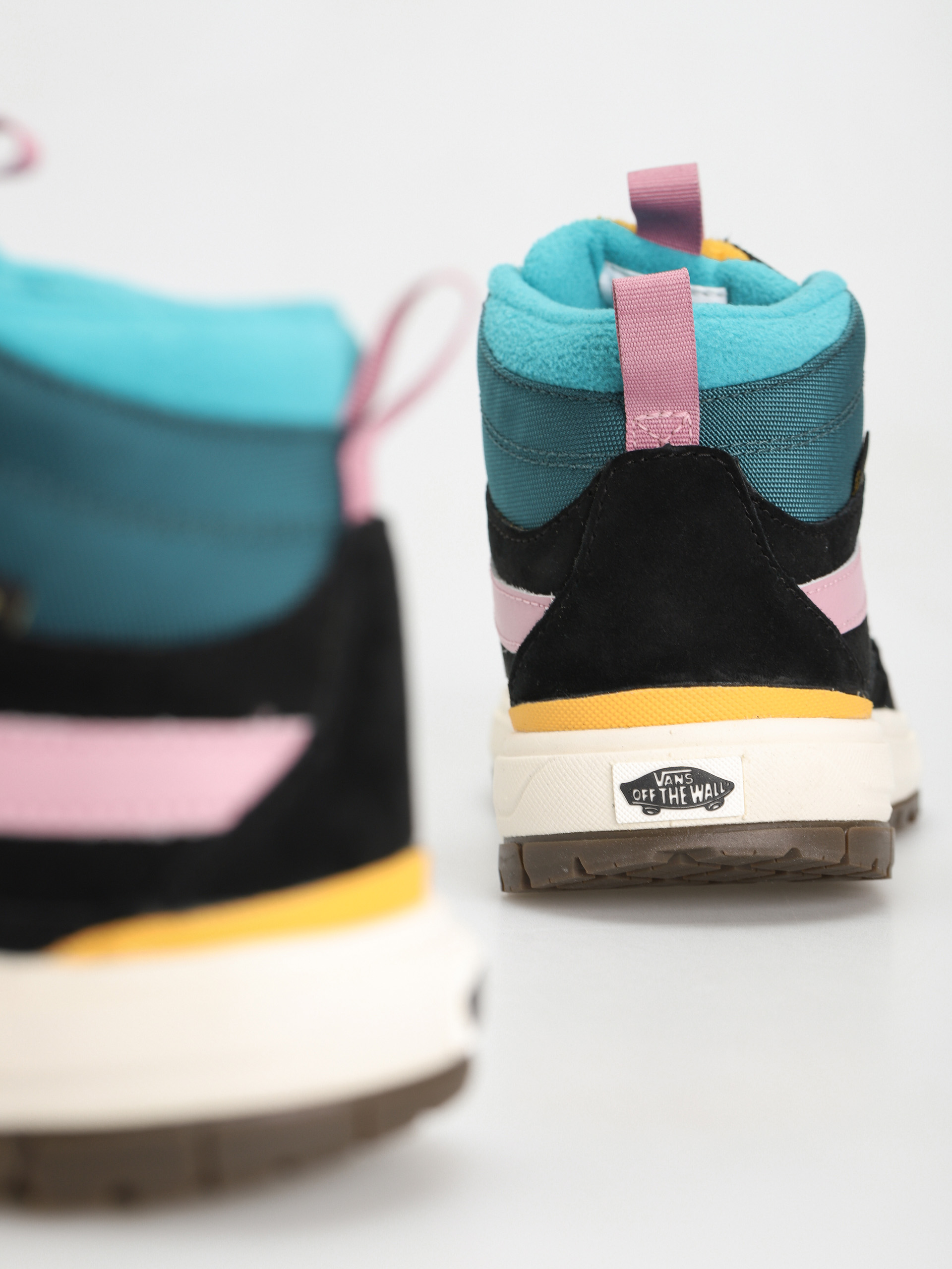 Vans Ultrarange Exo Hi MTE 1 Shoes (pop color black/multi)