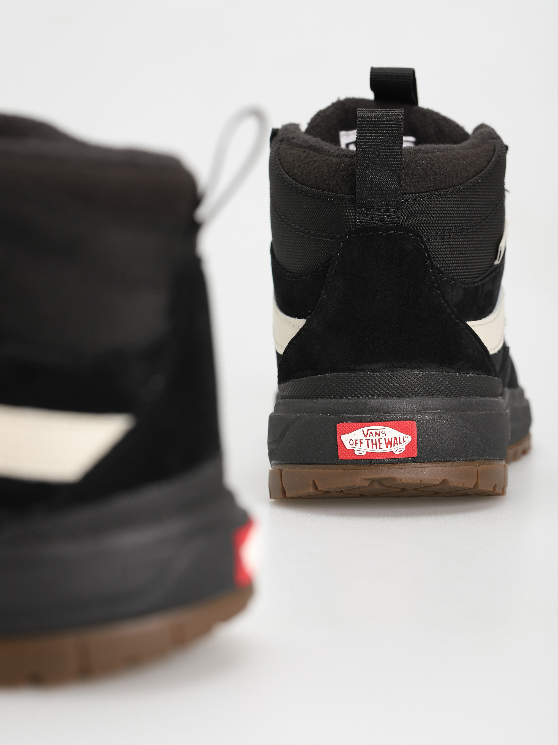 Vans Ultrarange Exo Hi MTE 1 Shoes (black/classic gum)