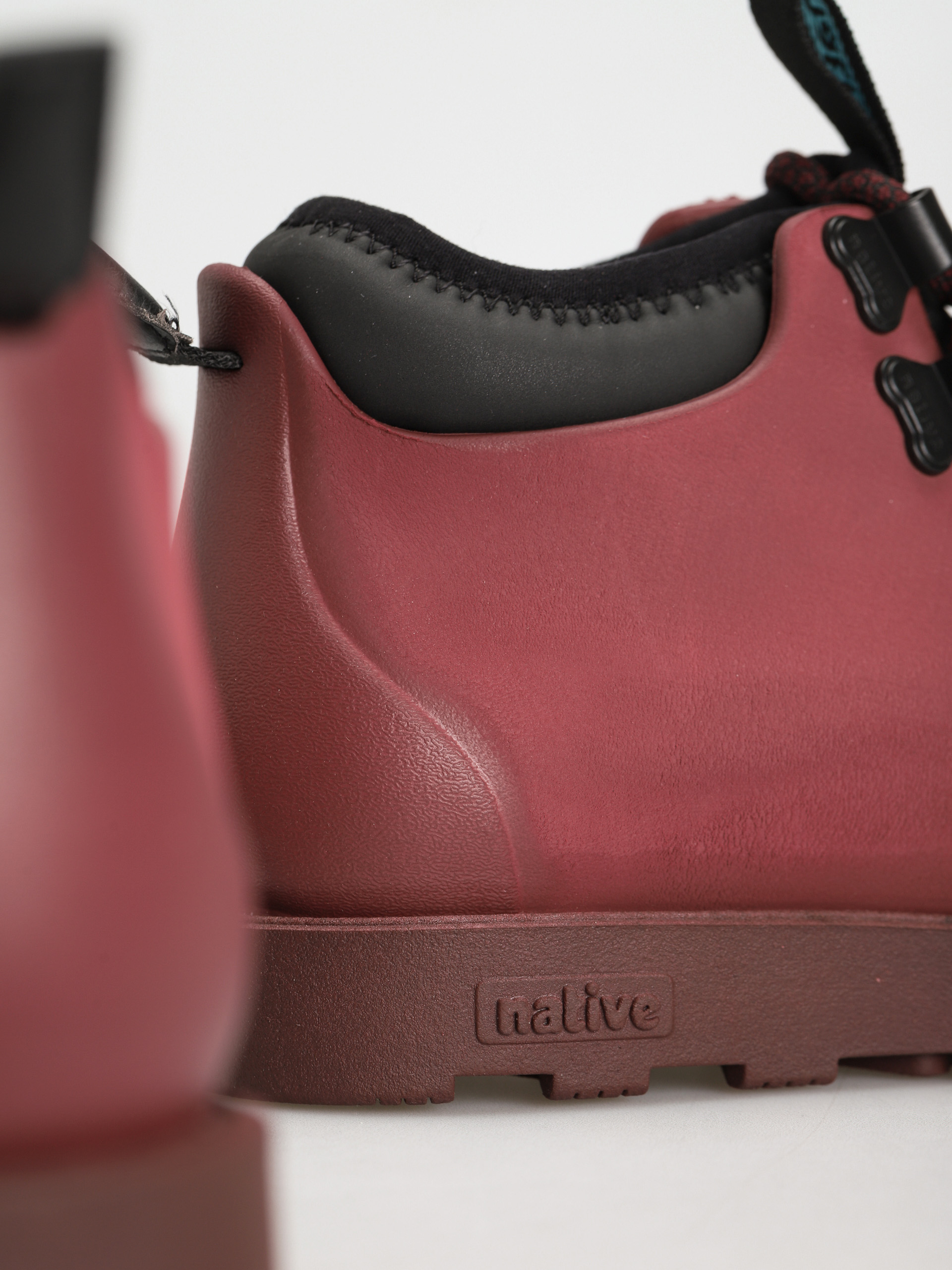 Native Fitzsimmons Citylite Winter shoes (tart red/cavalier red/jiffy black/cavalier red laces)