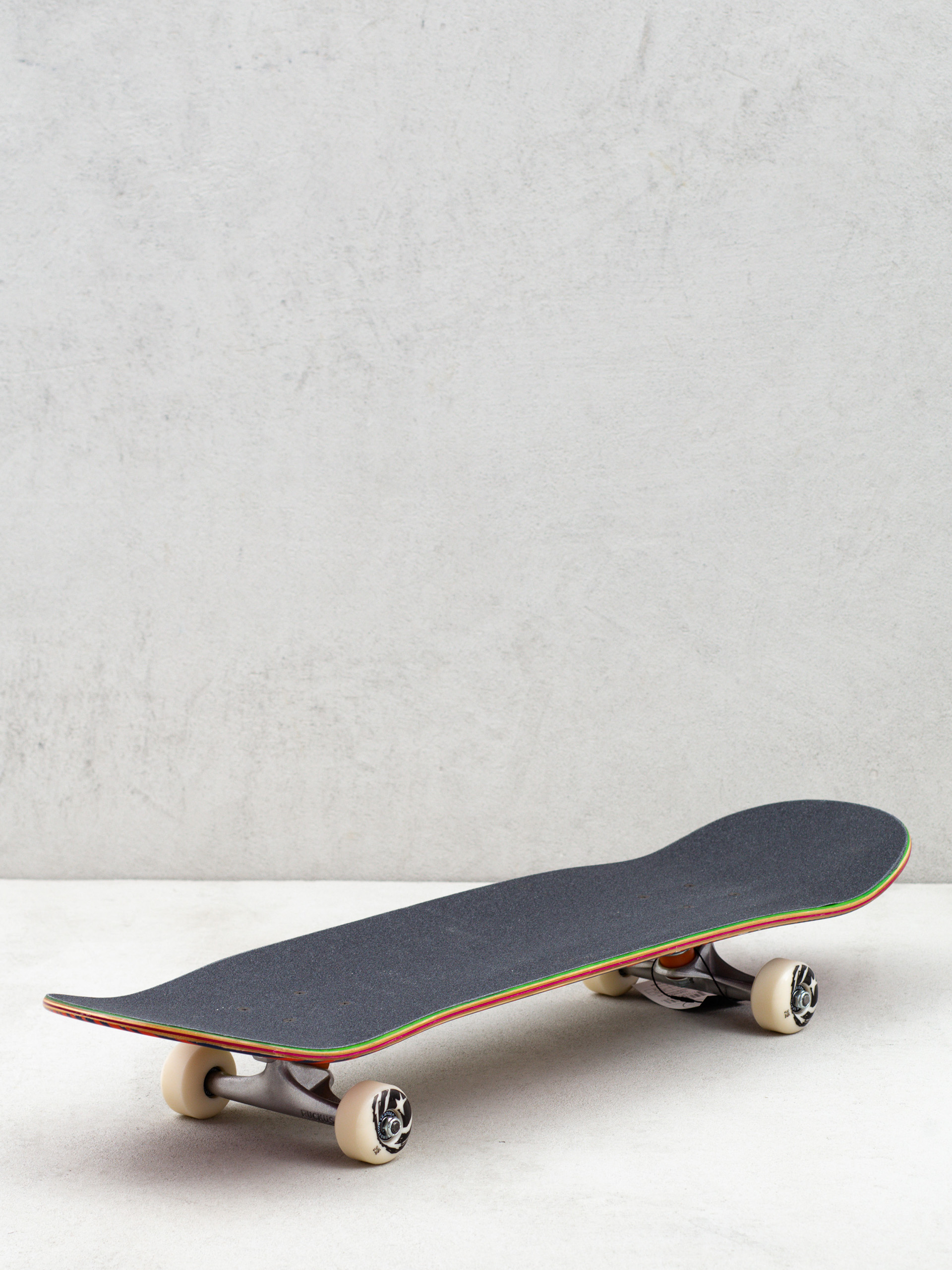 Foundation Star Tan Skateboard (red/navy)