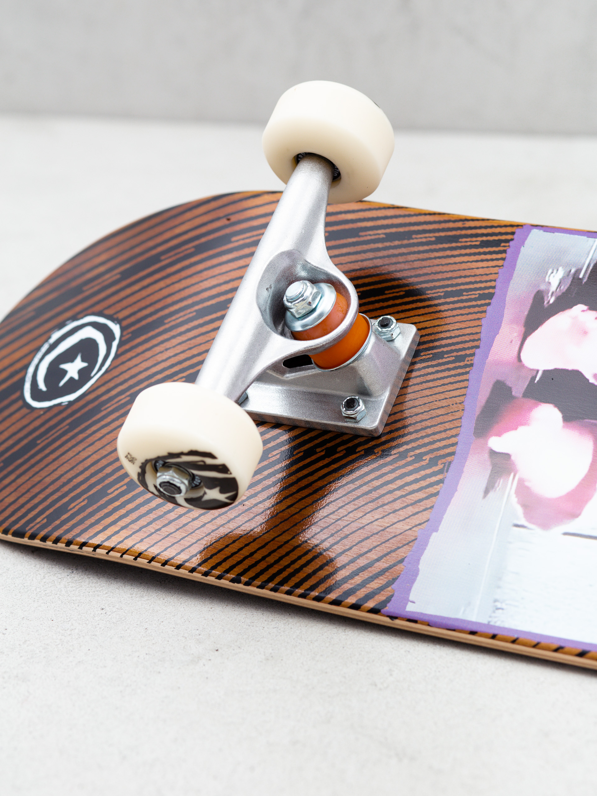 Foundation Flower Doll Skateboard (brown)