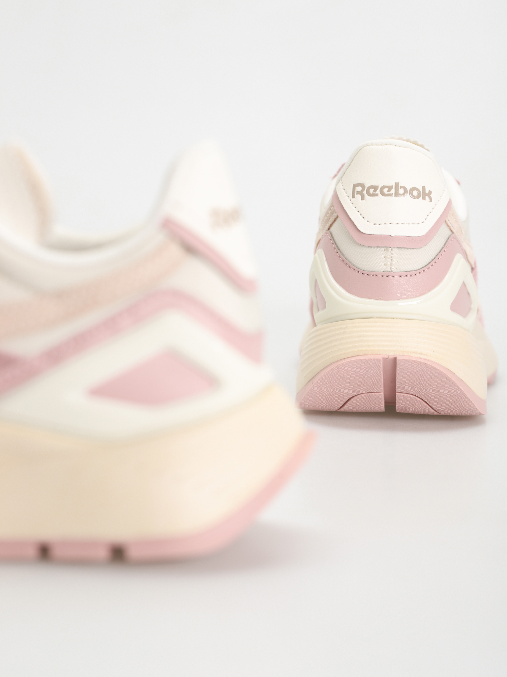 Reebok Classic Leather Legacy Shoes Wmn (smoros/alabas/chalk)