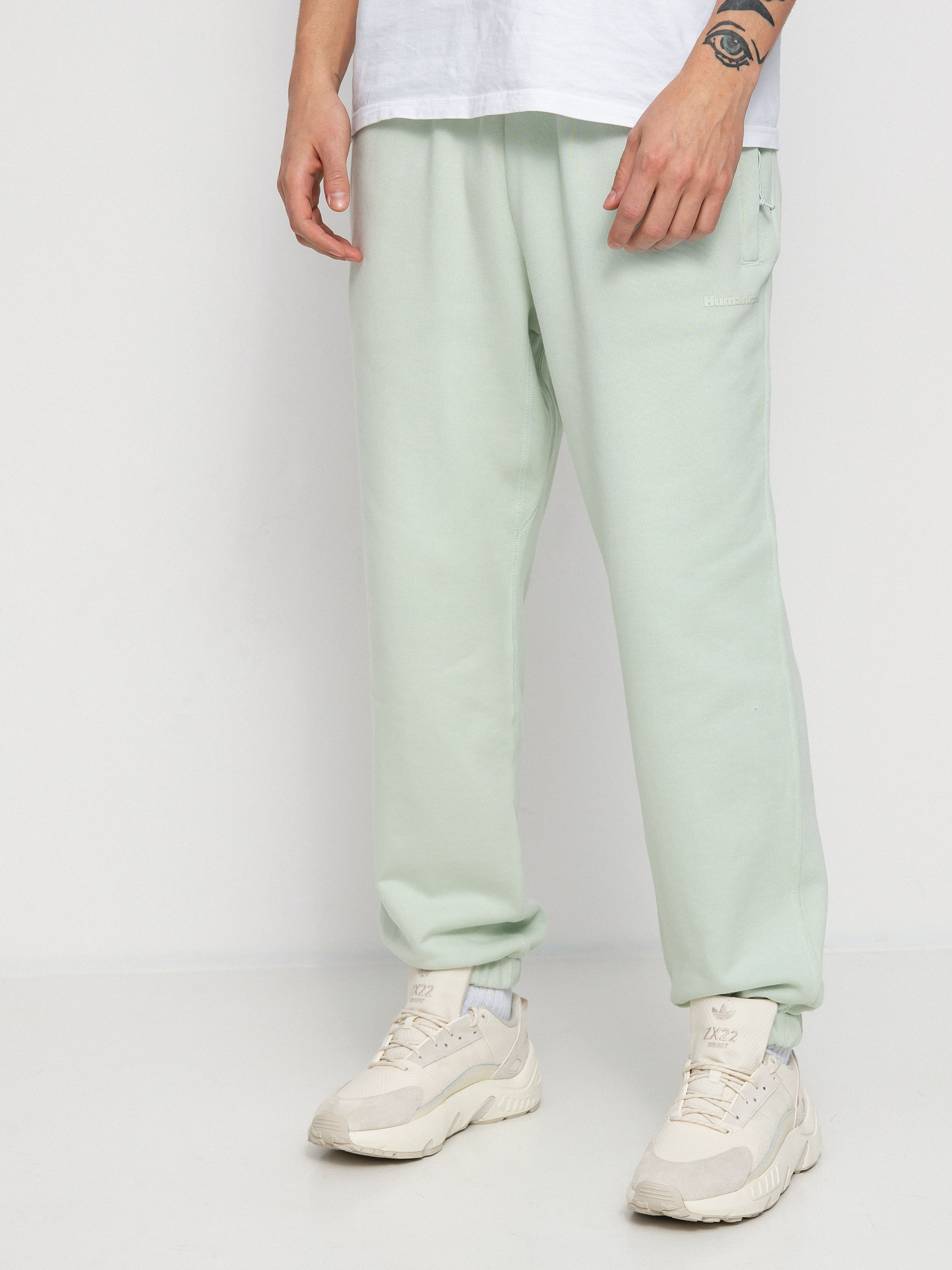 adidas Originals Pharrell Williams Basics Hose Grun lingrn