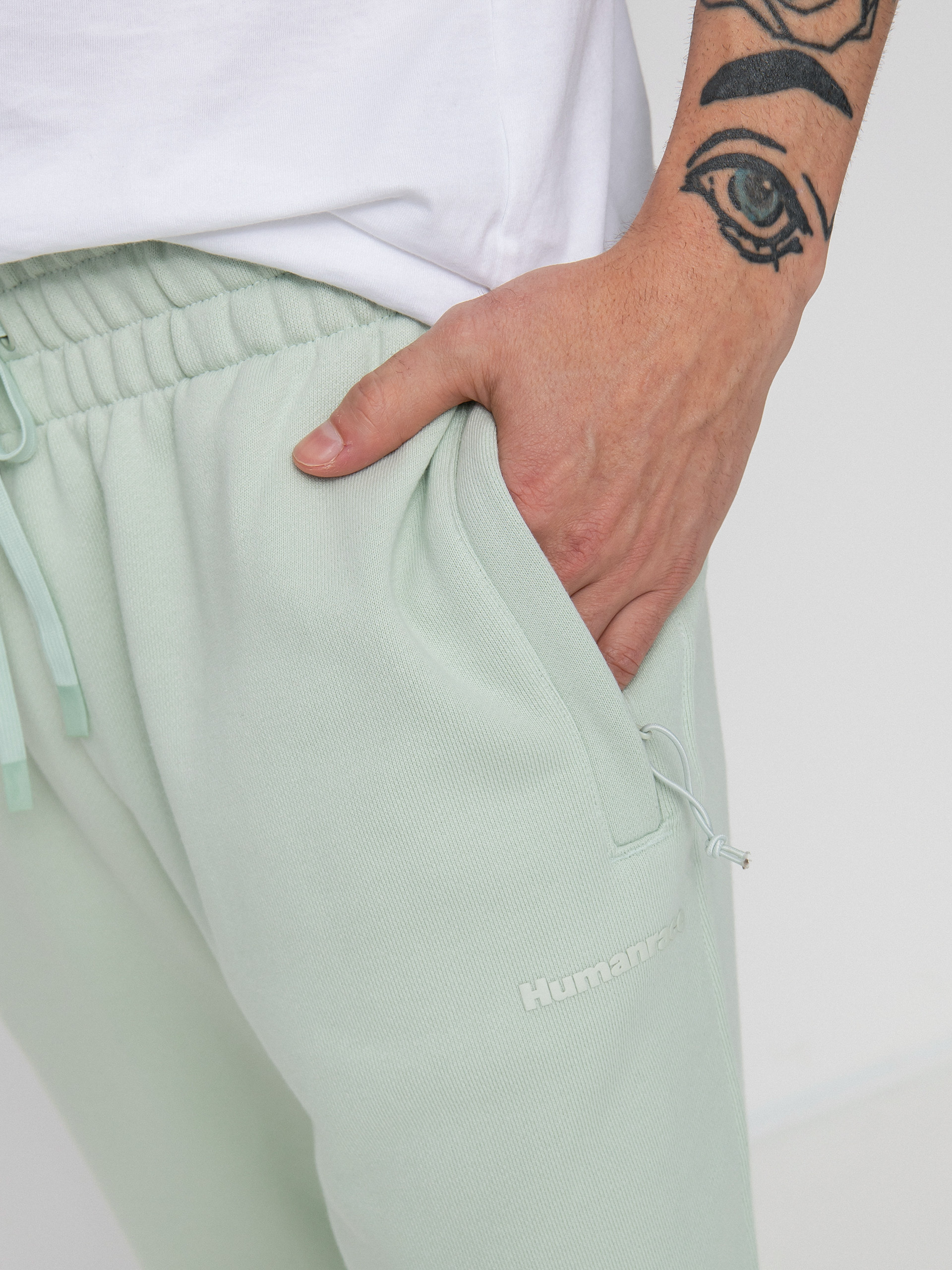 adidas Originals Pharrell Williams Basics Pants (lingrn)