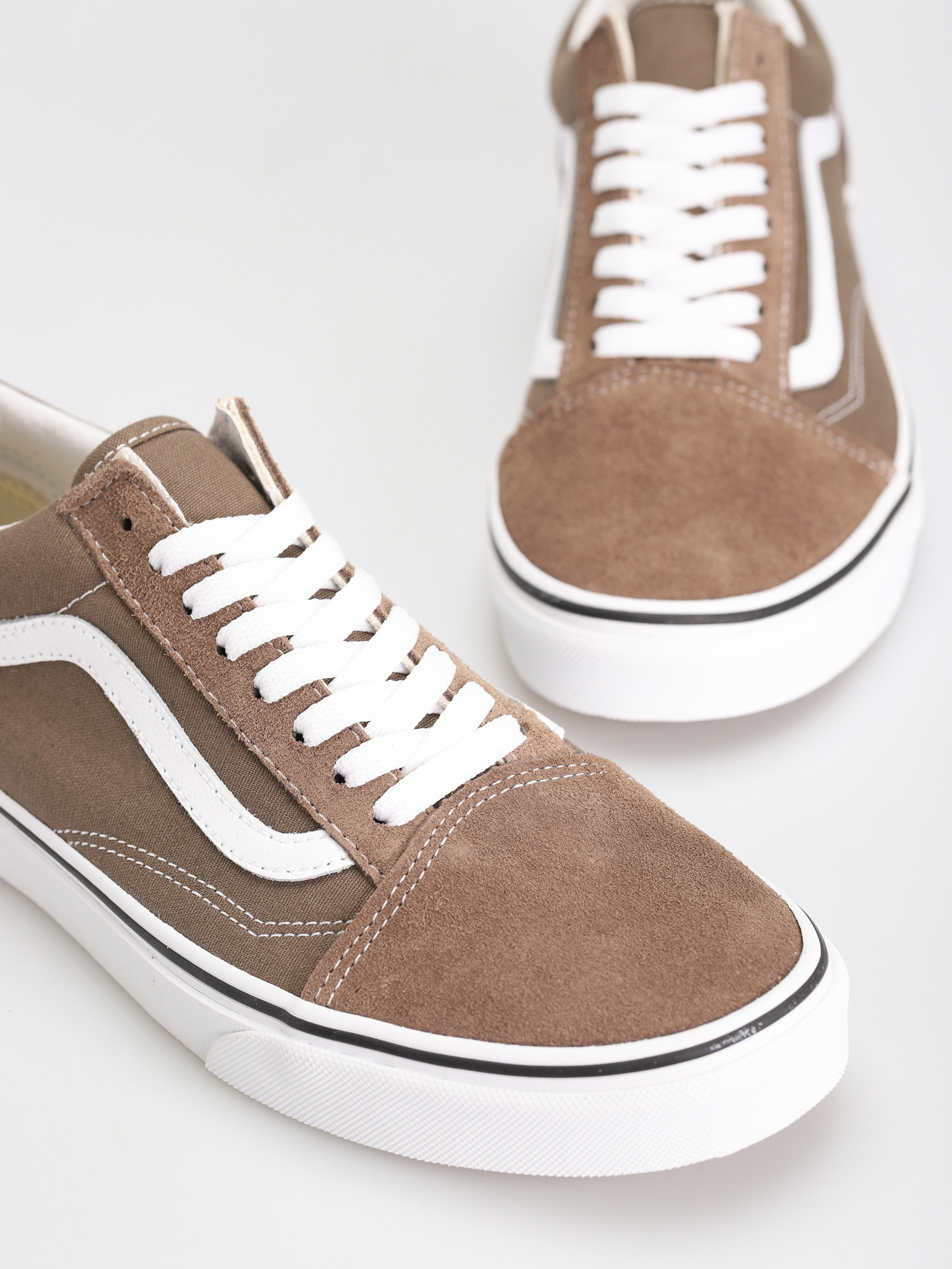 Vans Old Skool Shoes (color theory walnut)