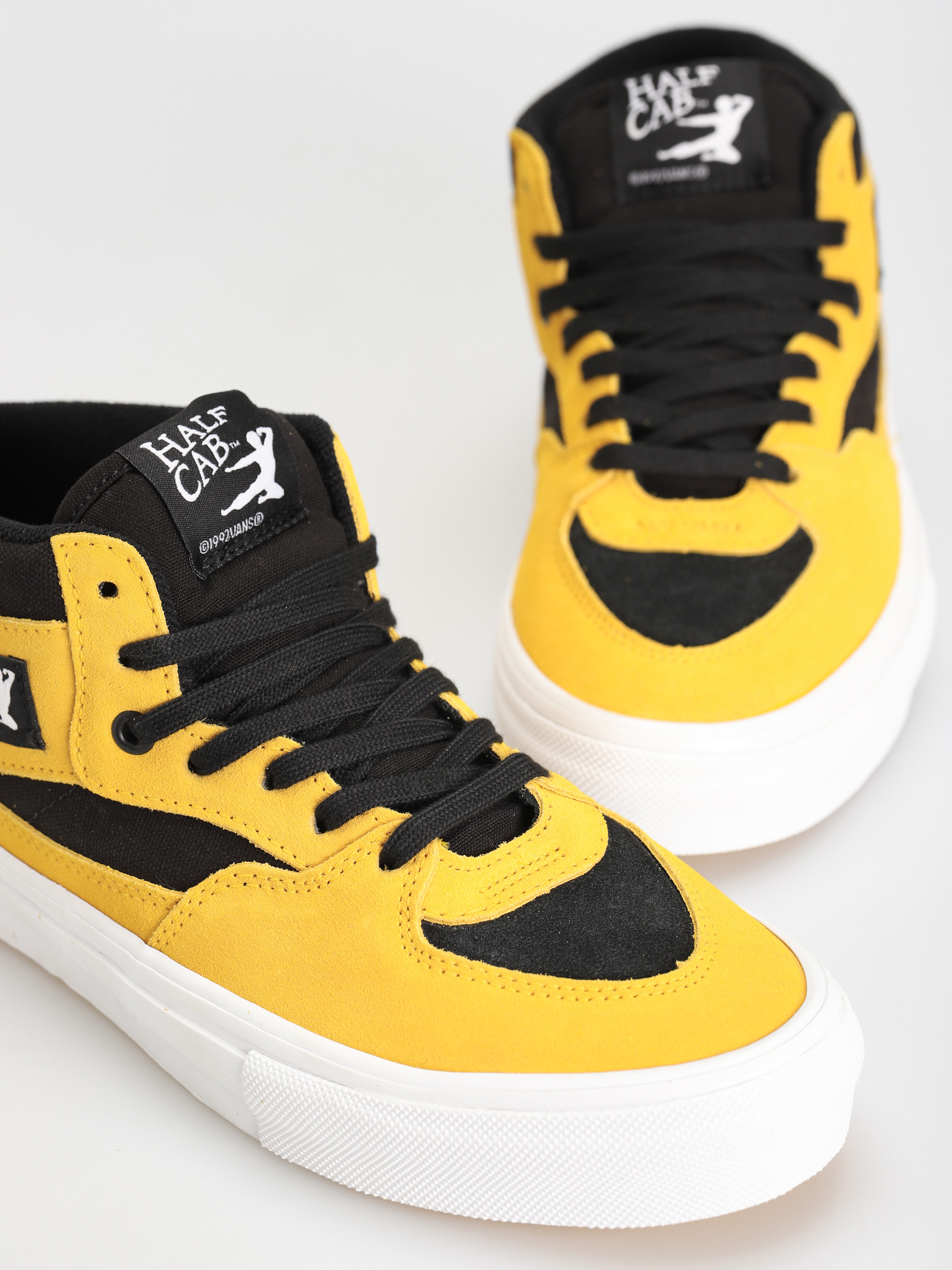 Vans X Bruce Lee Skate Half Cab Shoes (bruce lee black/yellow)