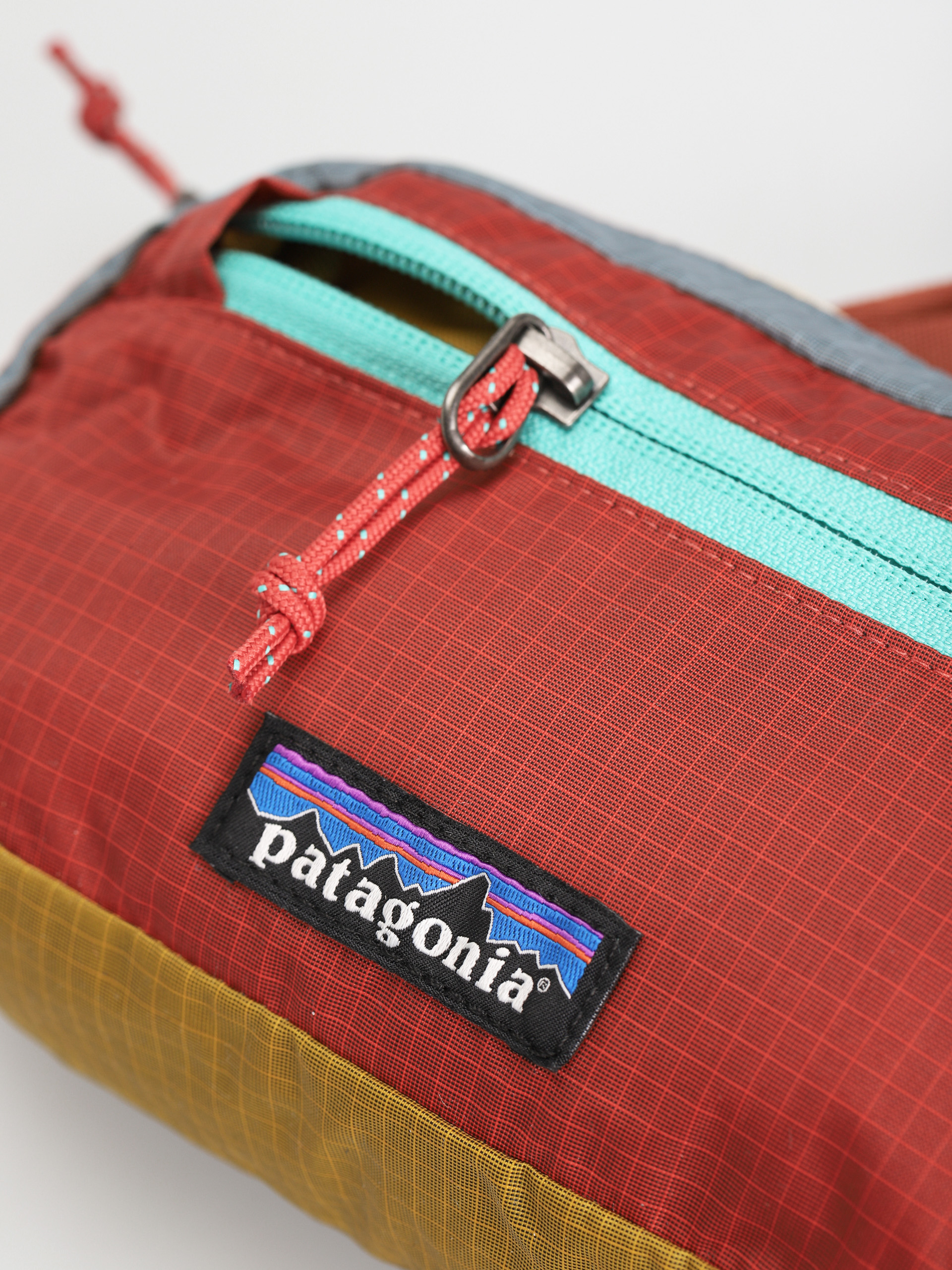 cabin gold patagonia black hole Duffel 40L sided suitcase with enough room for world travel Patagonia Black Hole Mlc Convertible
