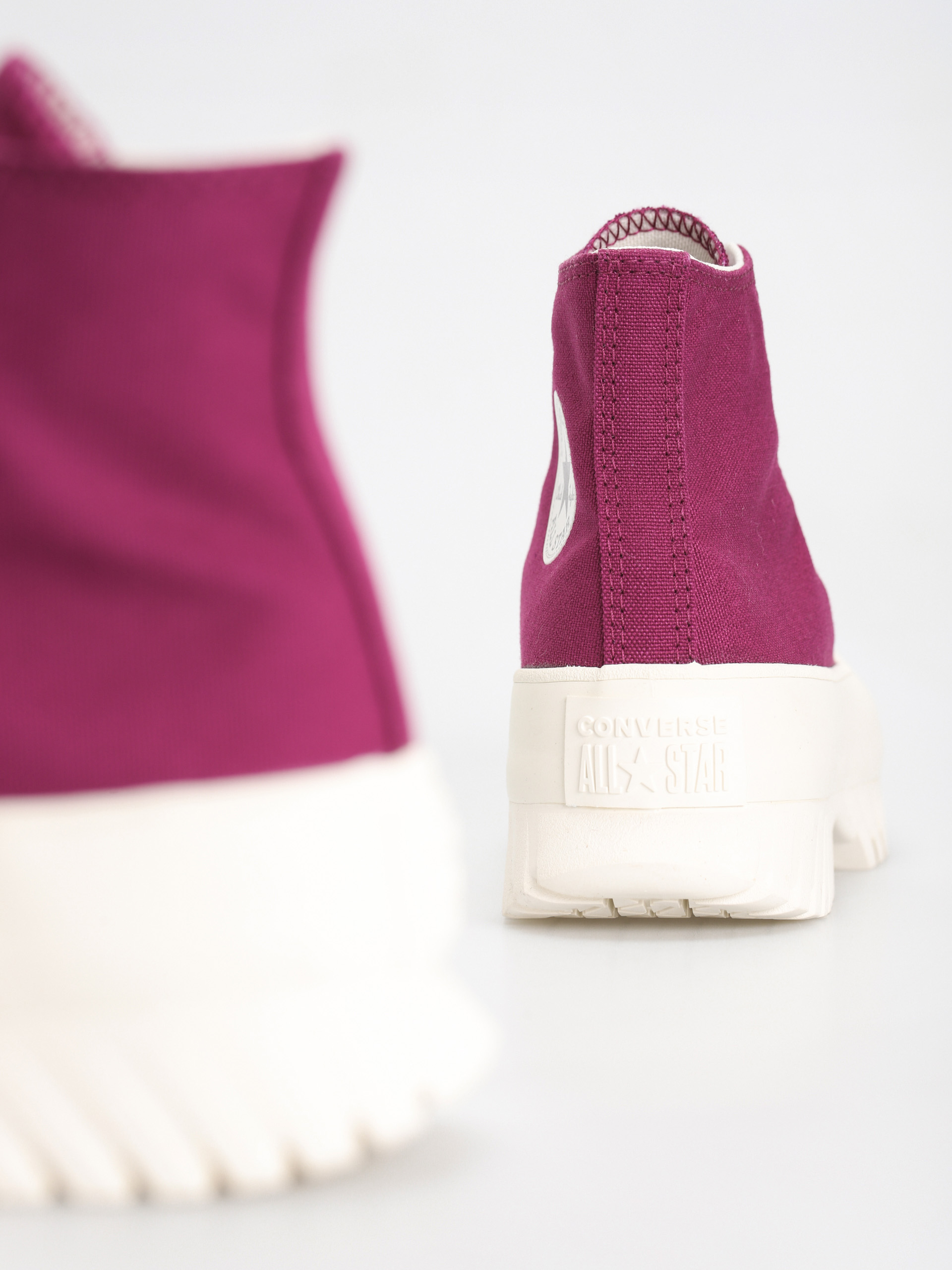 Converse Chuck Taylor All Star Lugged 2.0 Hi Shoes (mystic orchid/black)