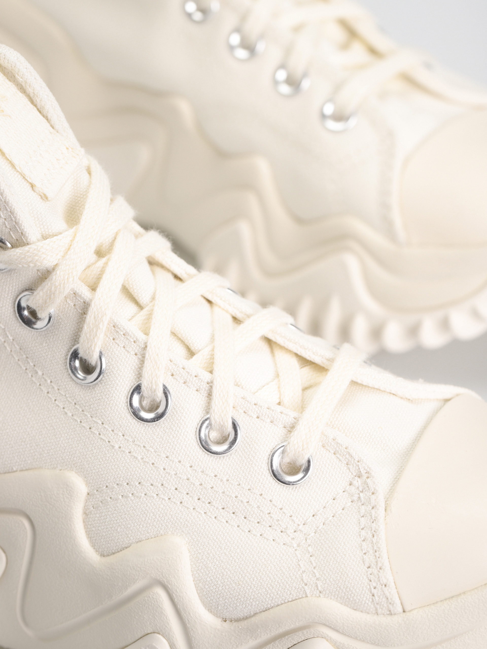 Converse Run Star Motion Hi Shoes (egret/light bone)