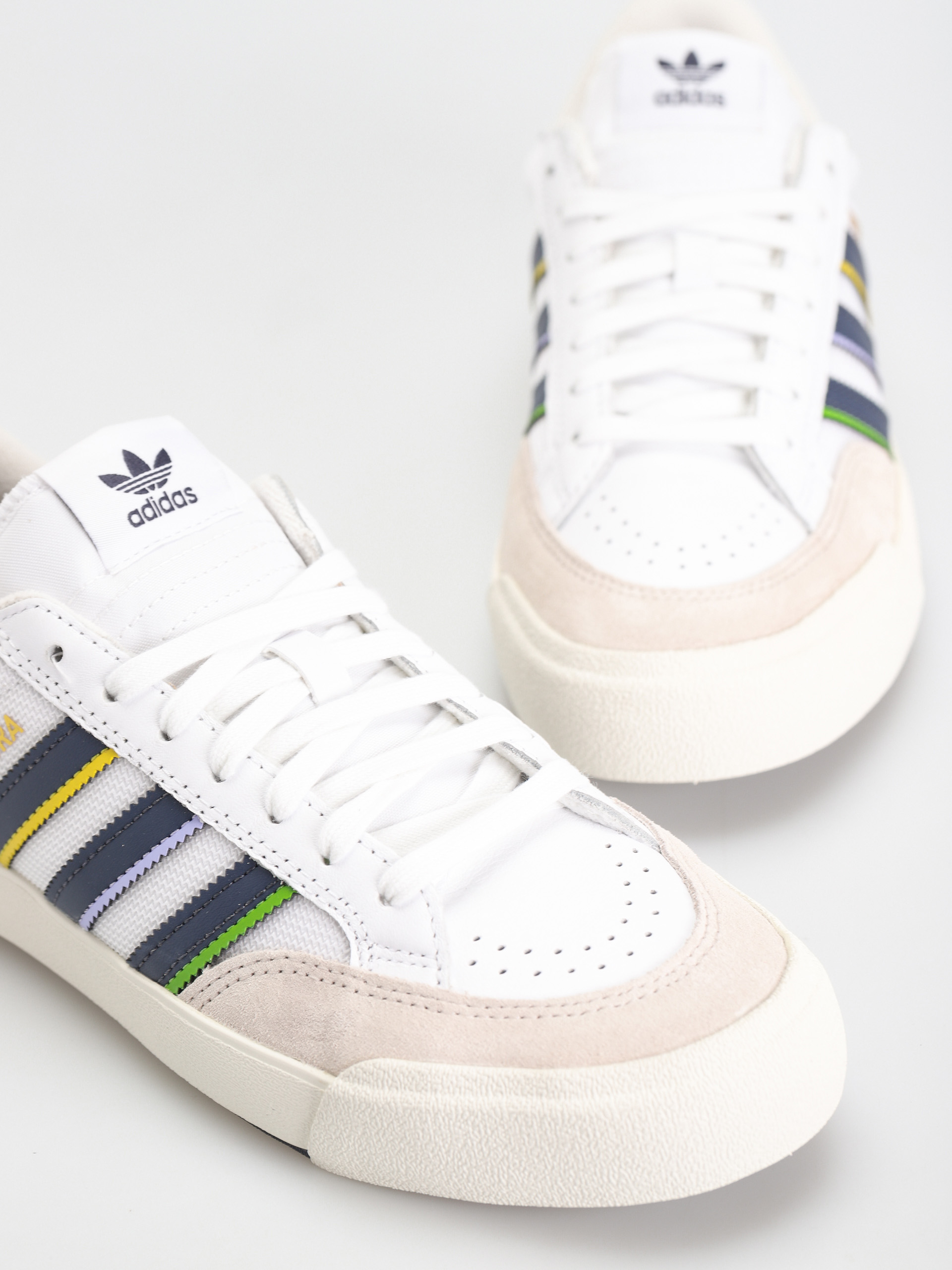 adidas Nora Schuhe (ftwwht/shanav/goldmt)