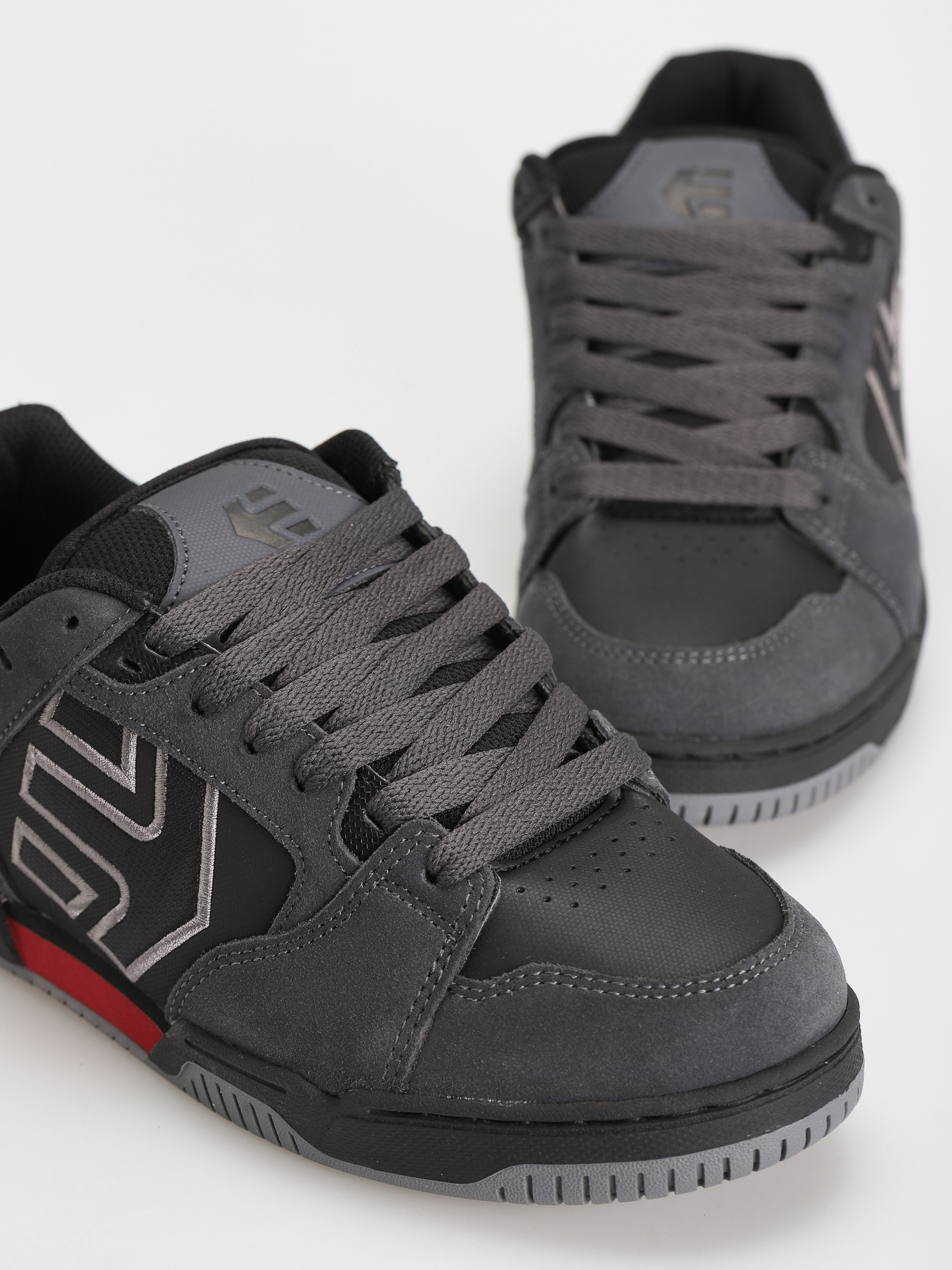 Etnies Faze Shoes (dark grey/black/ red)