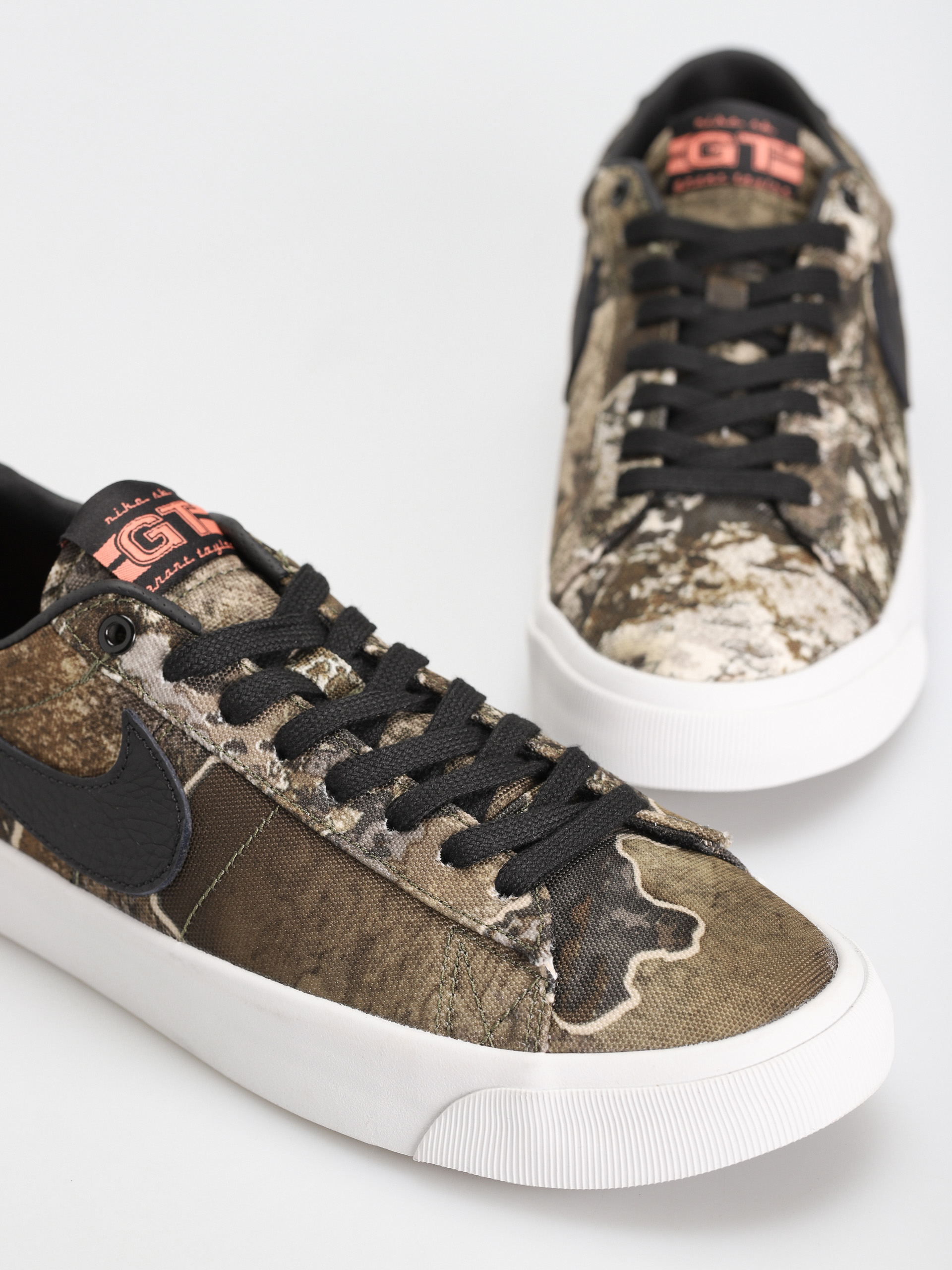 Nike Blazer Nike Sb Gold Dust Nike SB Blazer Low Pro Gt Prm Shoes