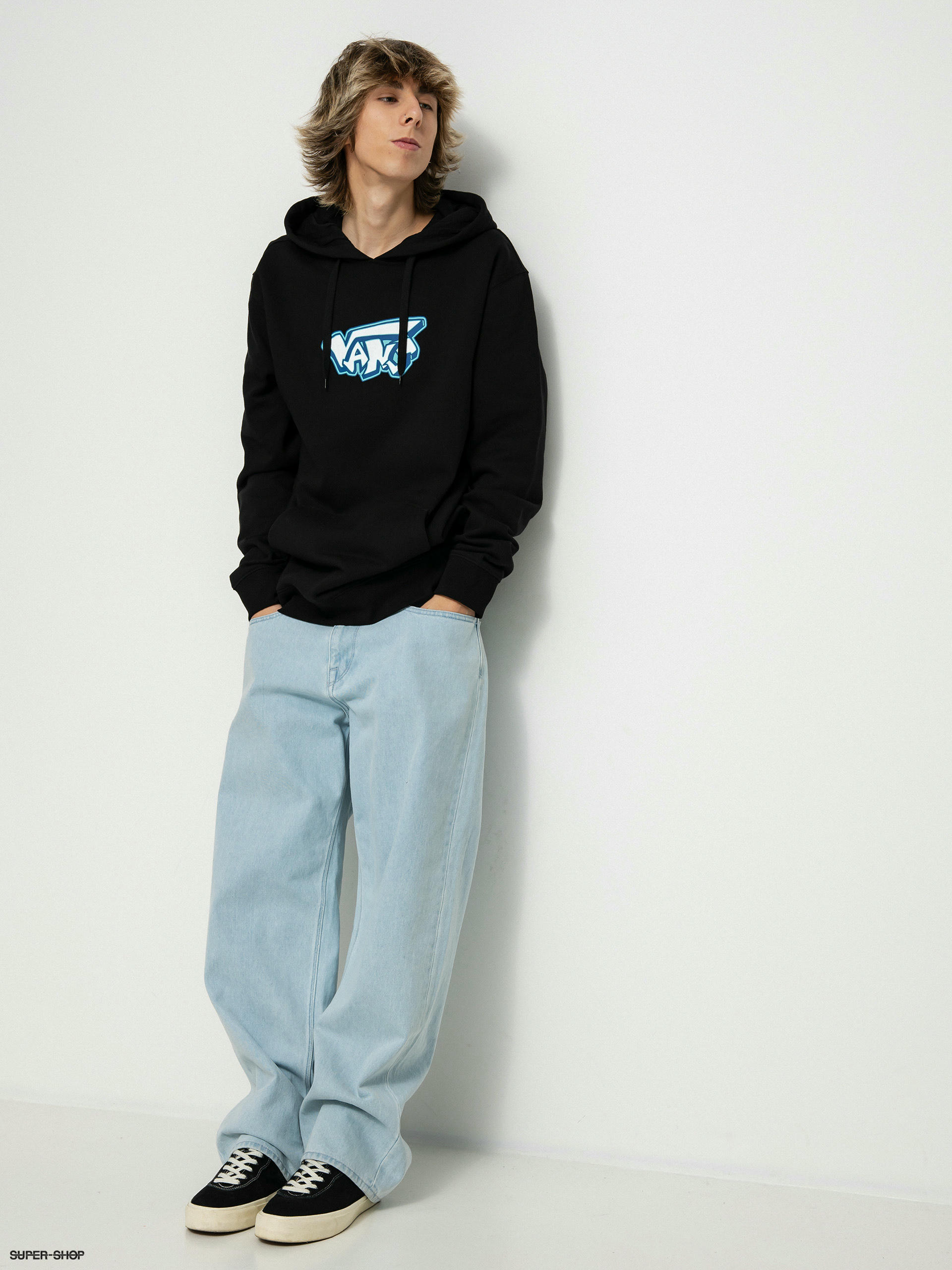 Vans on sale hoodie outfit