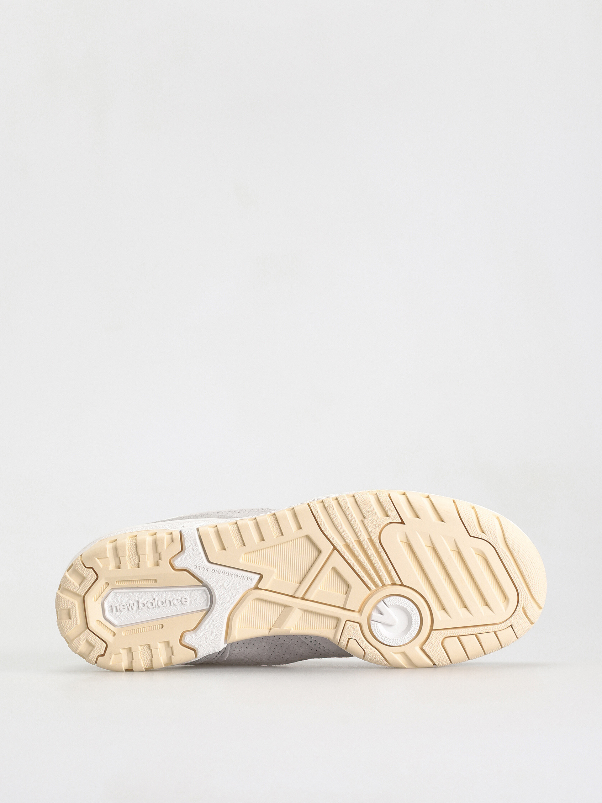 New Balance 550 Shoes (grey suede)