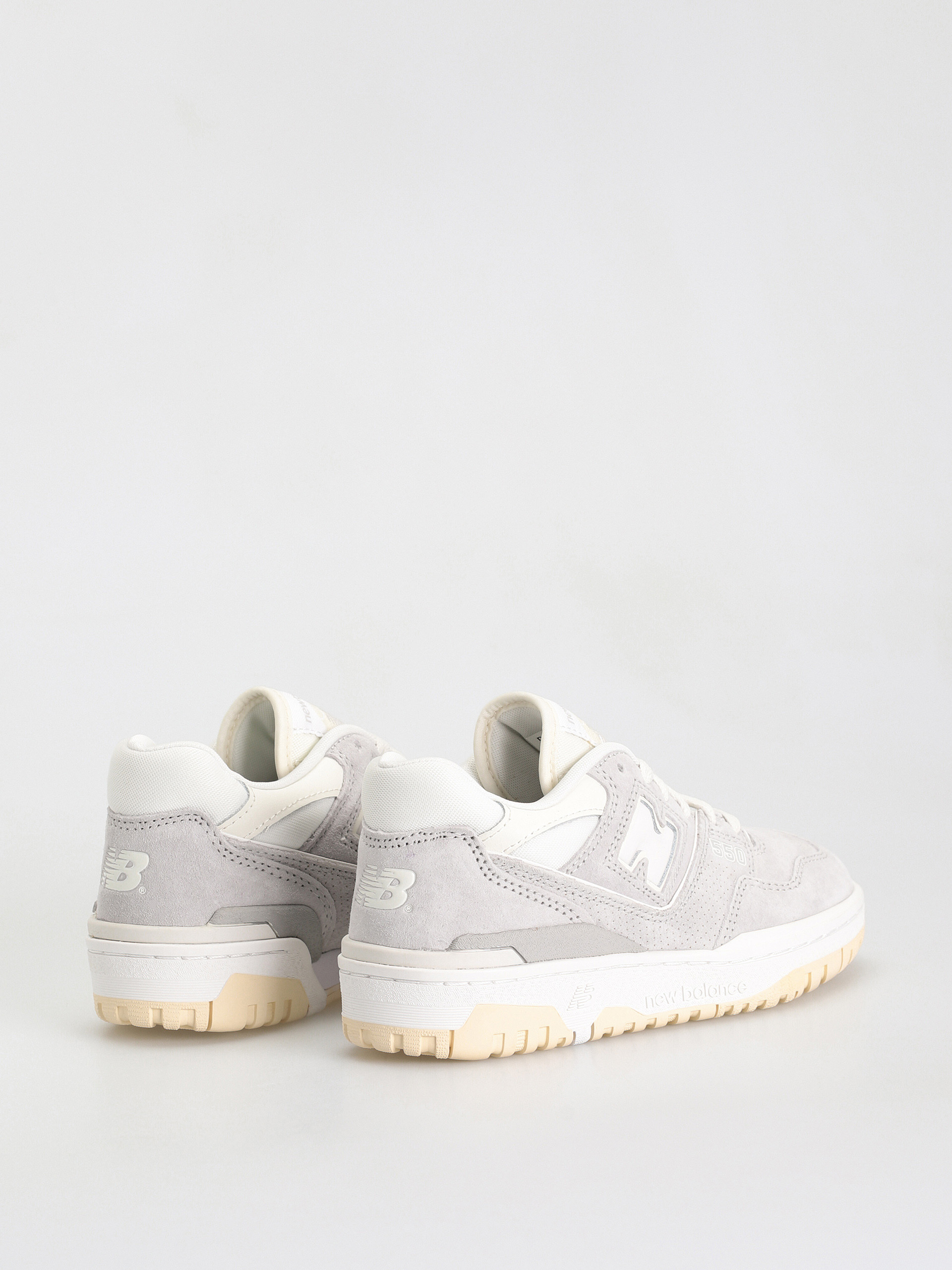 New Balance 550 Shoes (grey suede)