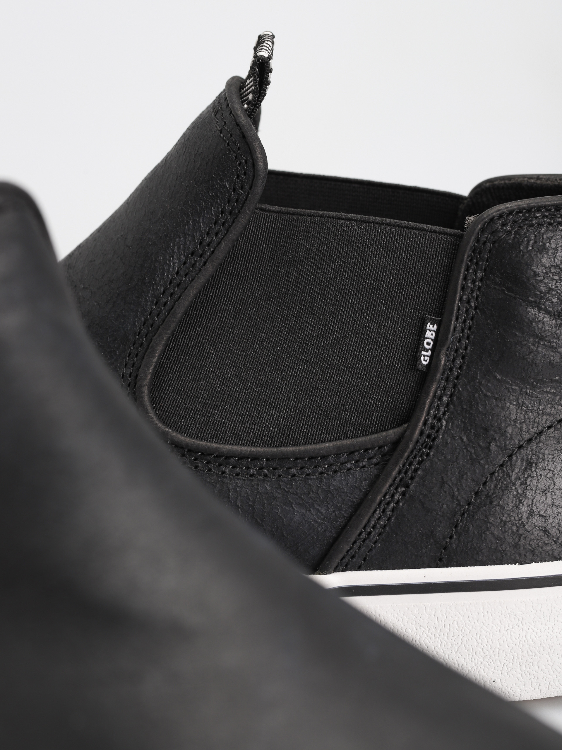 Globe Dover Shoes (black distress/gillette)