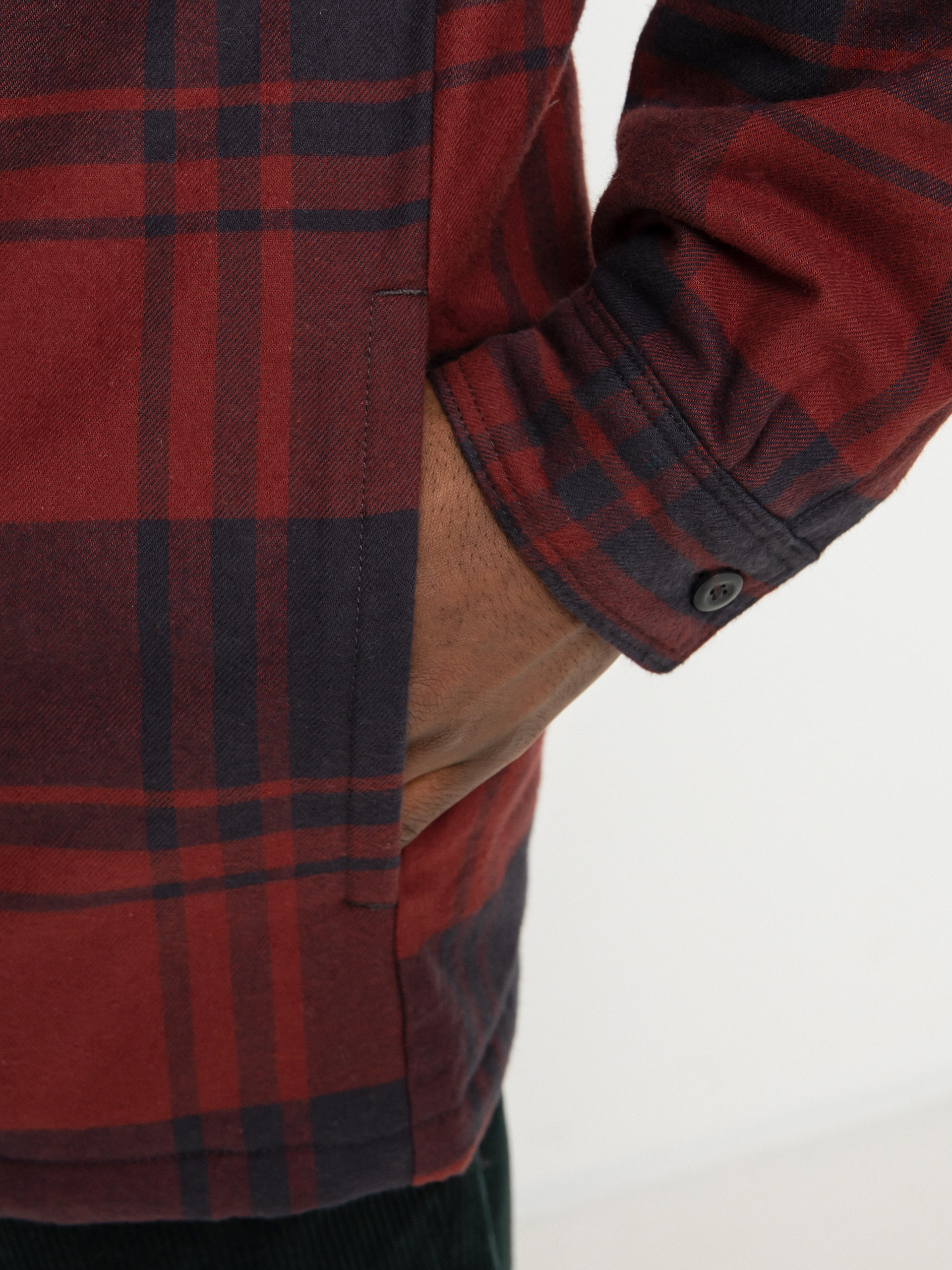 Patagonia Insulated Organic Cotton Fjord Flannel Jacket (live oak/sequoia red)