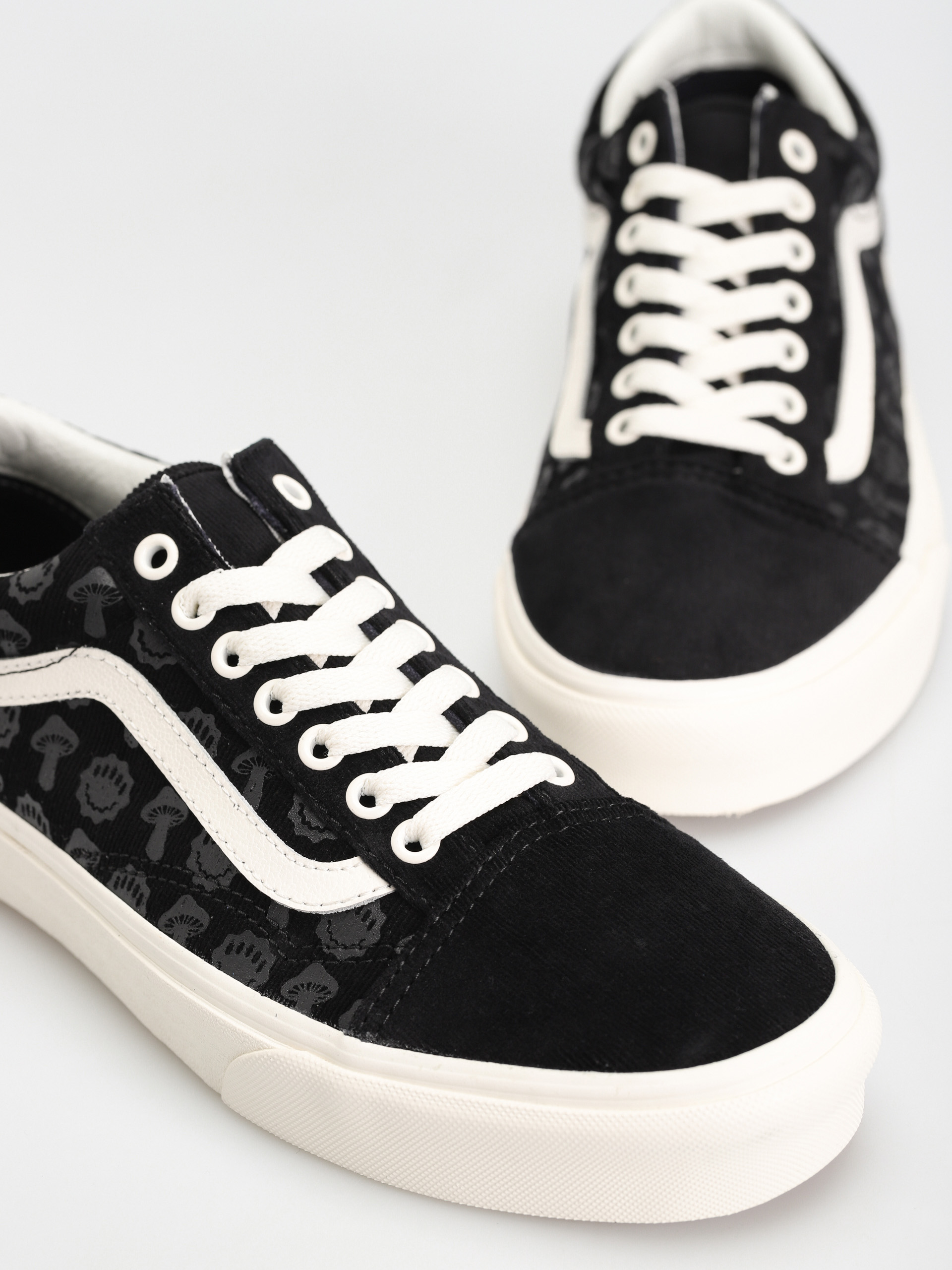 Vans Old Skool Shoes (trippy cord black)