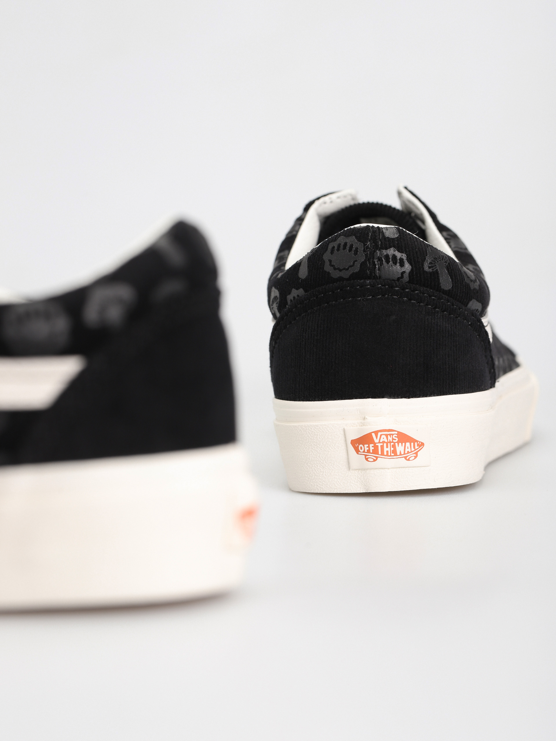 Vans Old Skool Shoes (trippy cord black)
