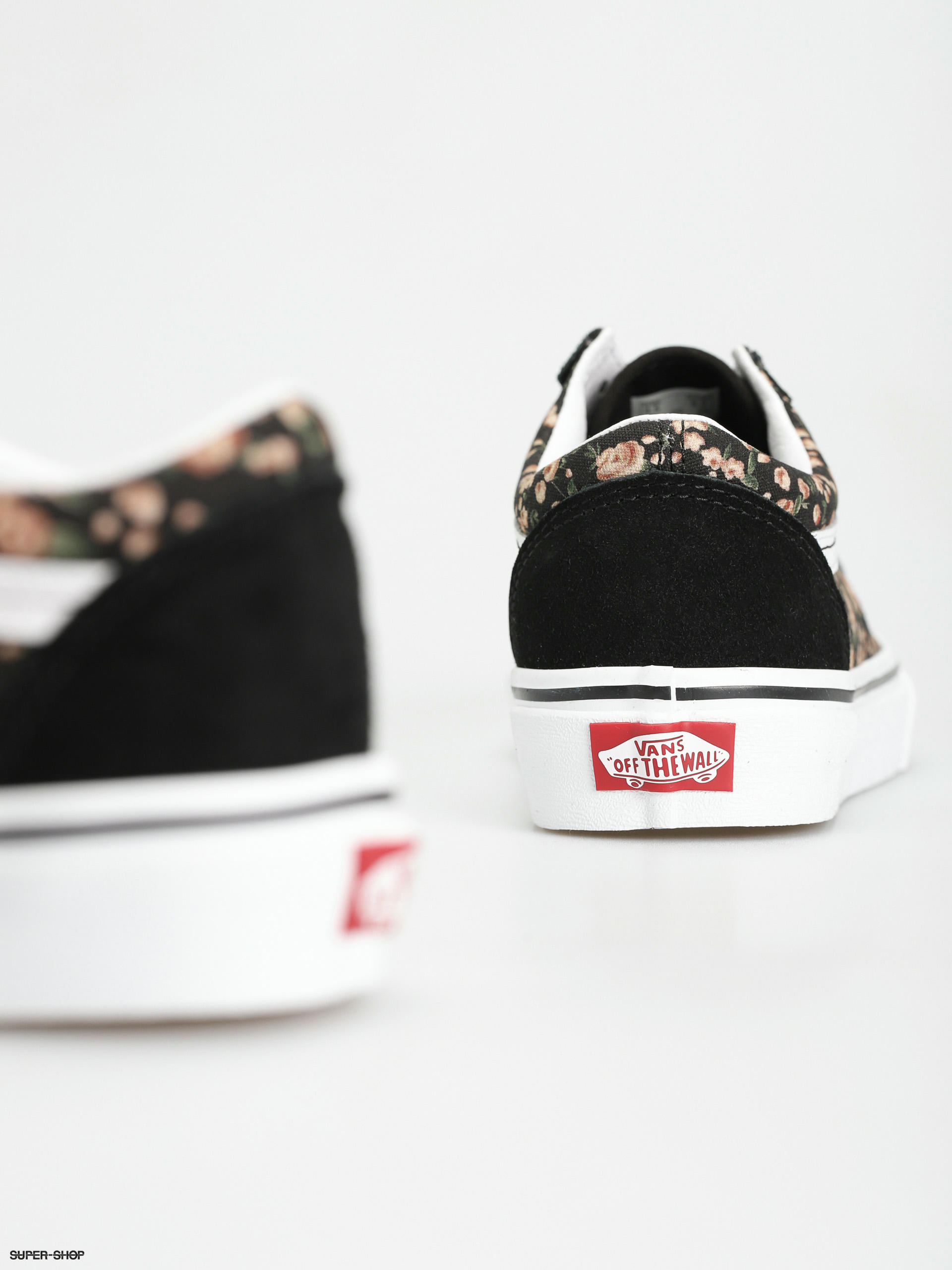 Black and on sale white rose vans