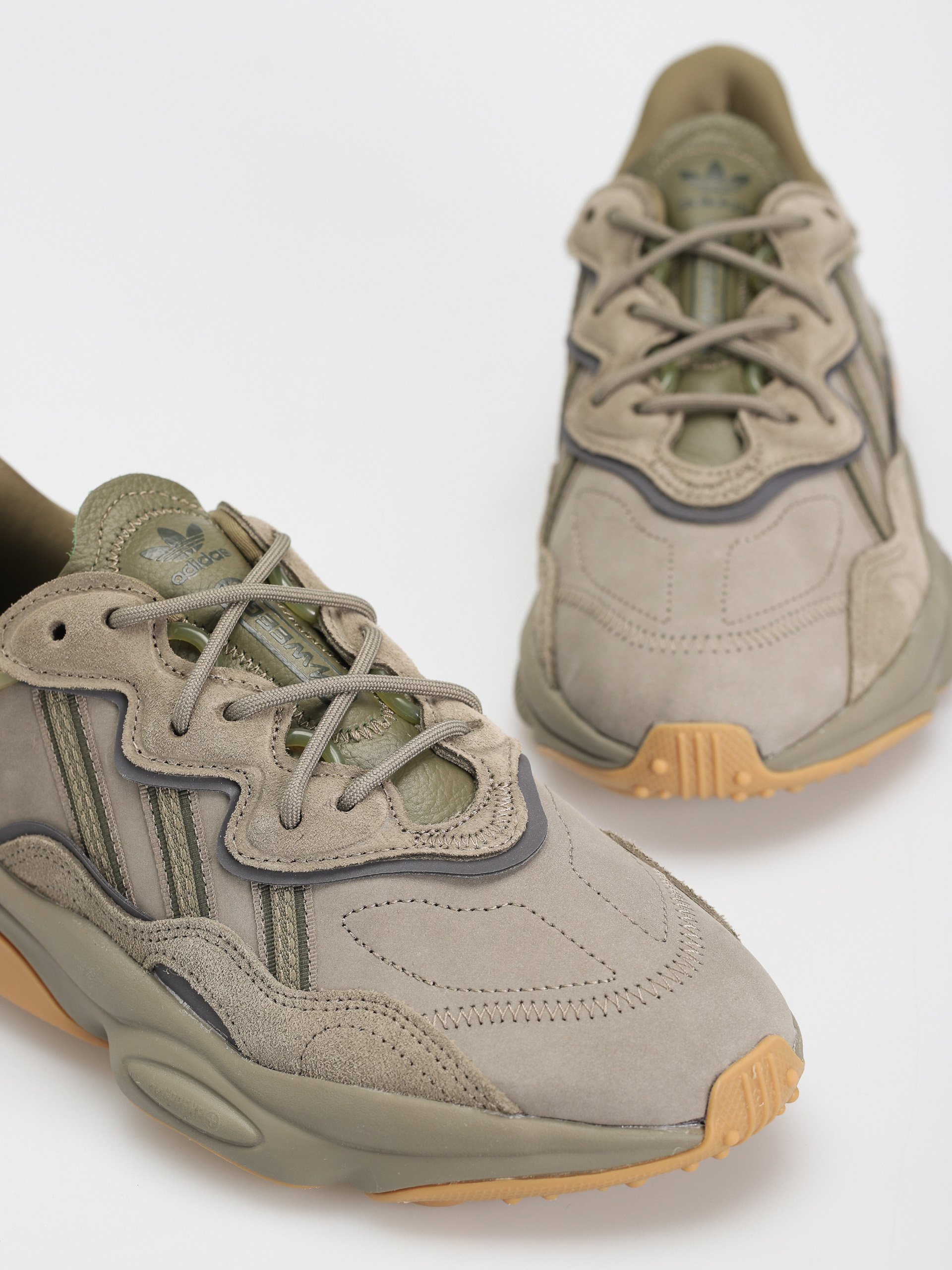 adidas Originals Ozweego Shoes (tracar/ngtcar/rawkha)