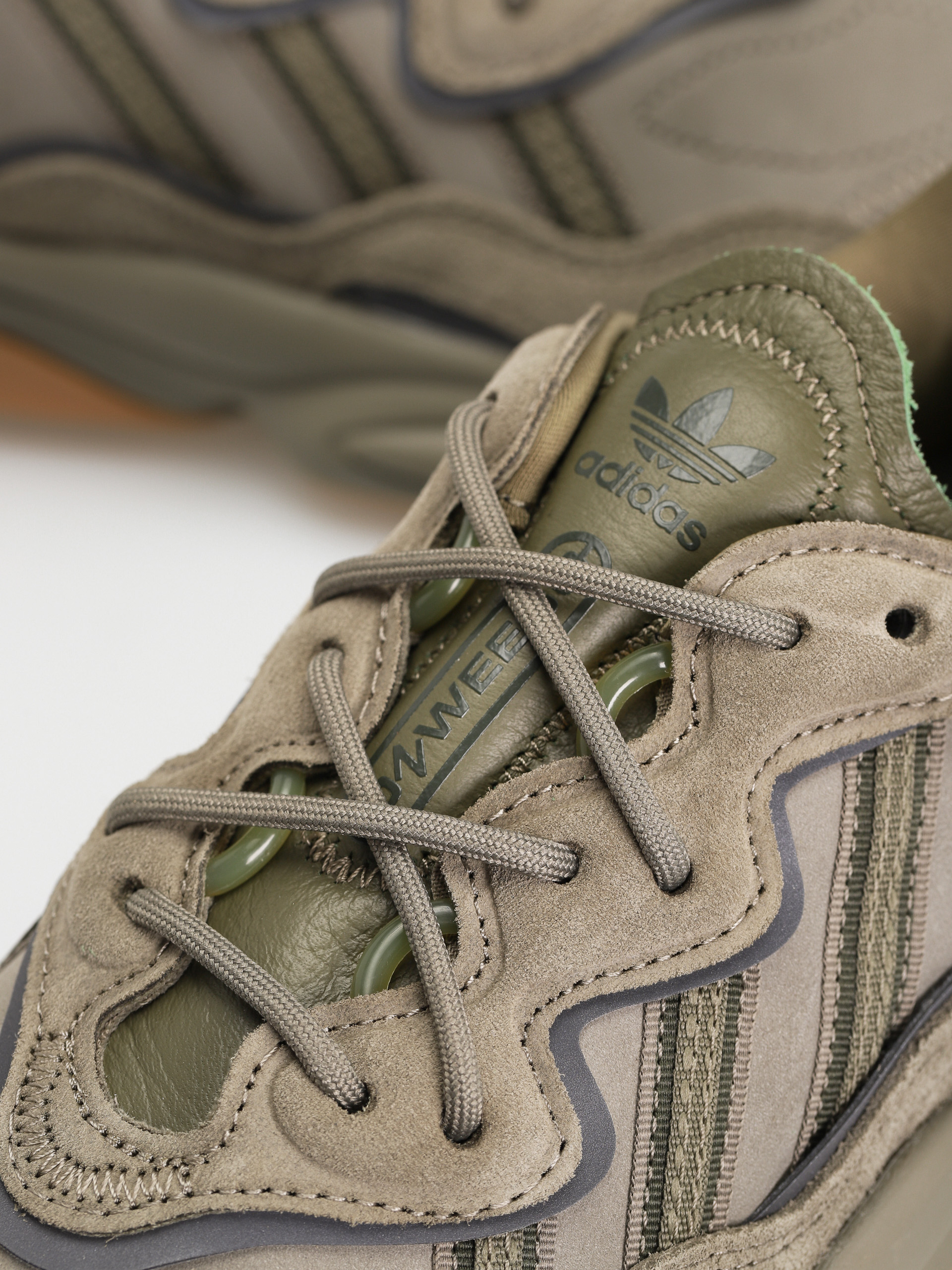 adidas Originals Ozweego Shoes (tracar/ngtcar/rawkha)