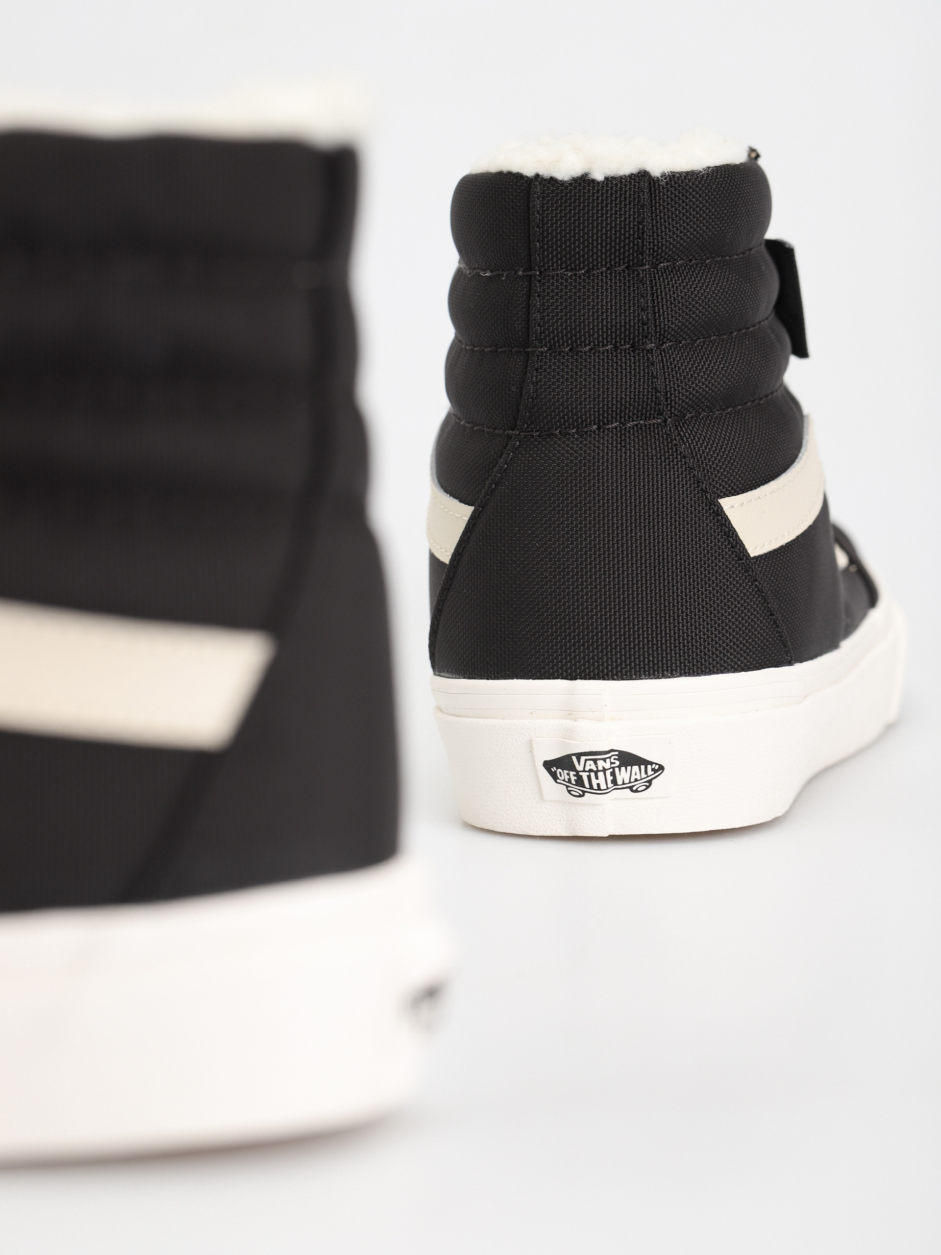 Vans Sk8 Hi Schuhe (cordura sherpa black/marshmallow)