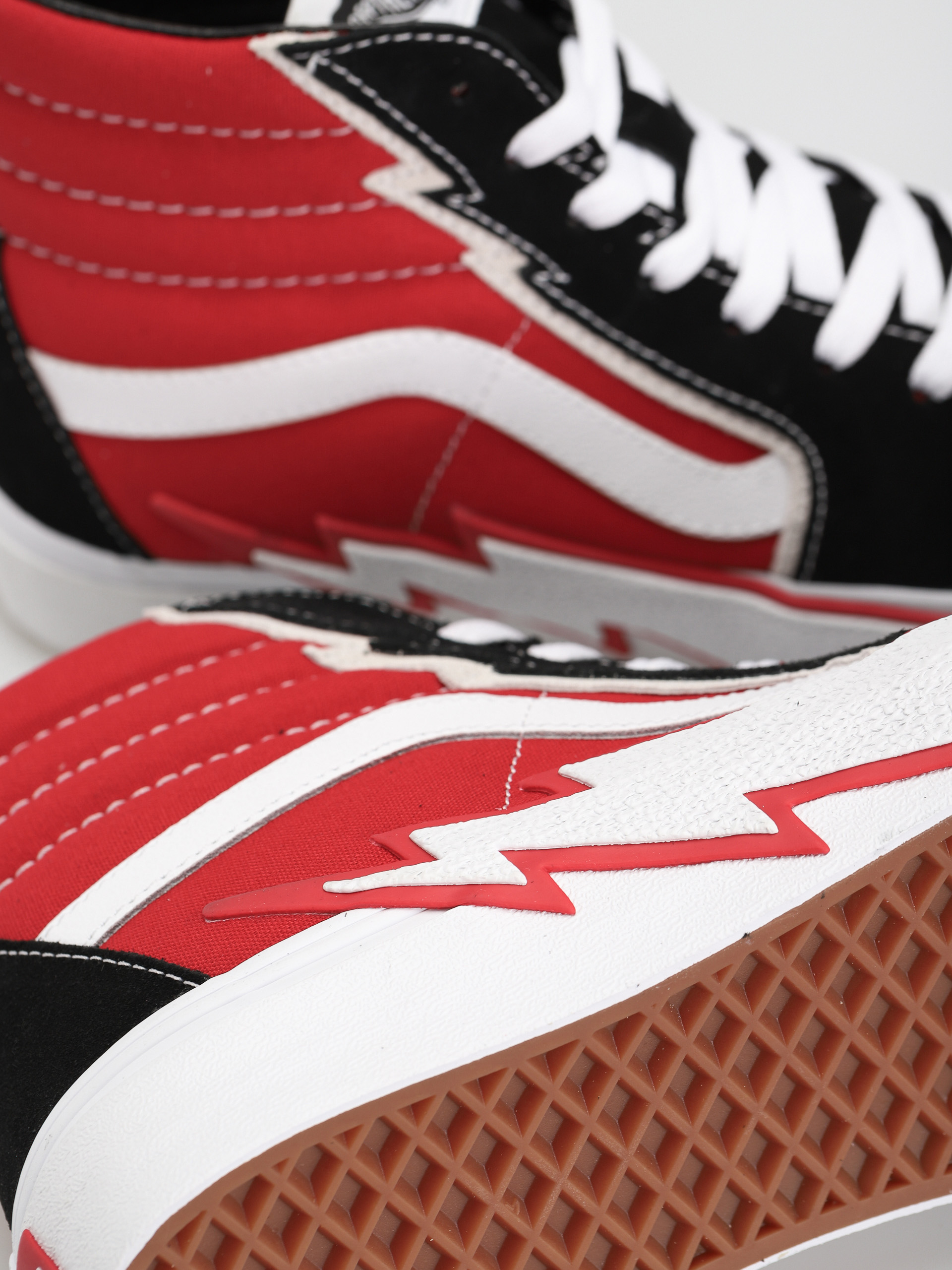 Vans Sk8 Hi Bolt Schuhe (black/red)