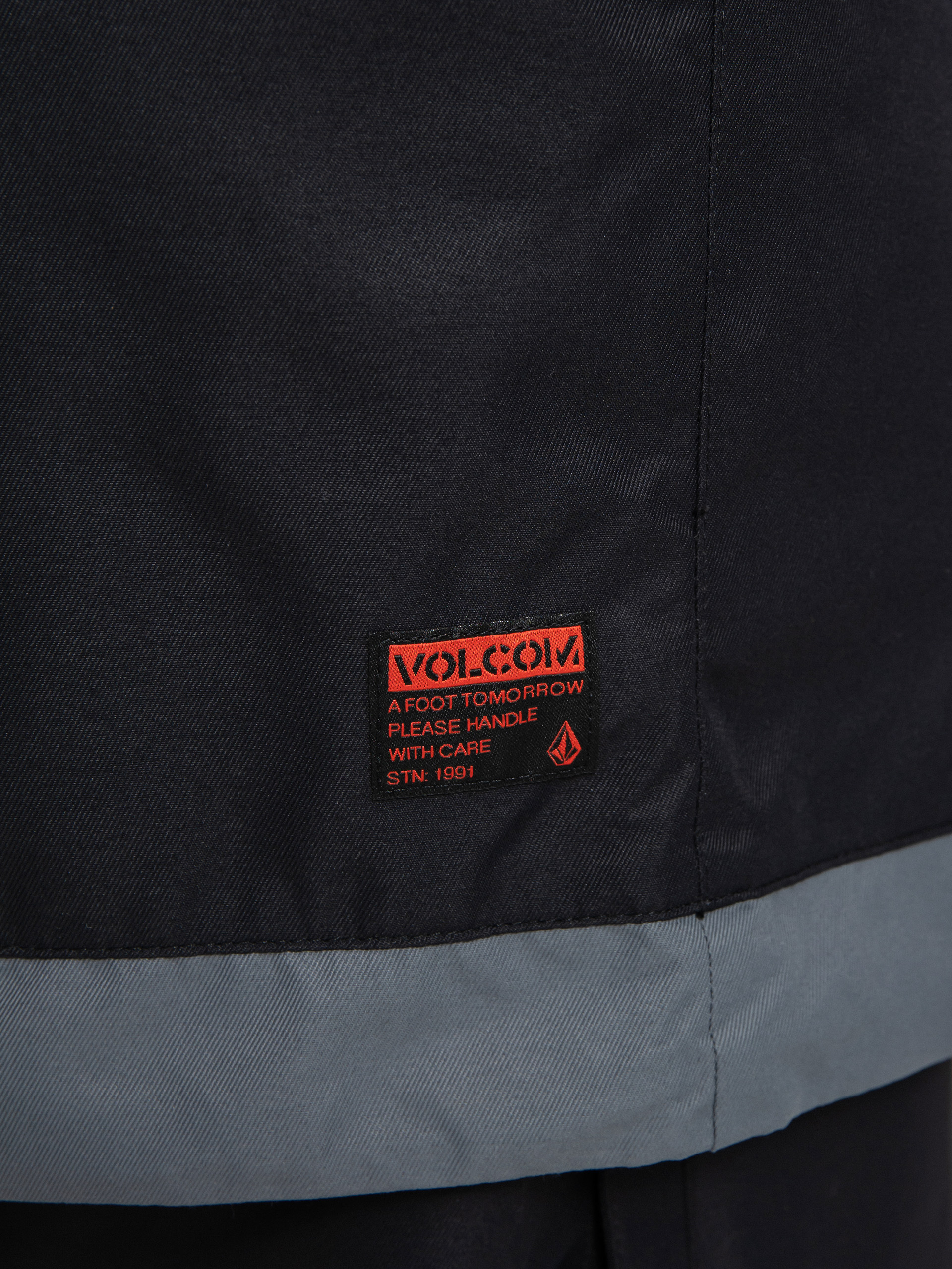 Mens Volcom Longo Pullover Snowboard jacket (black)