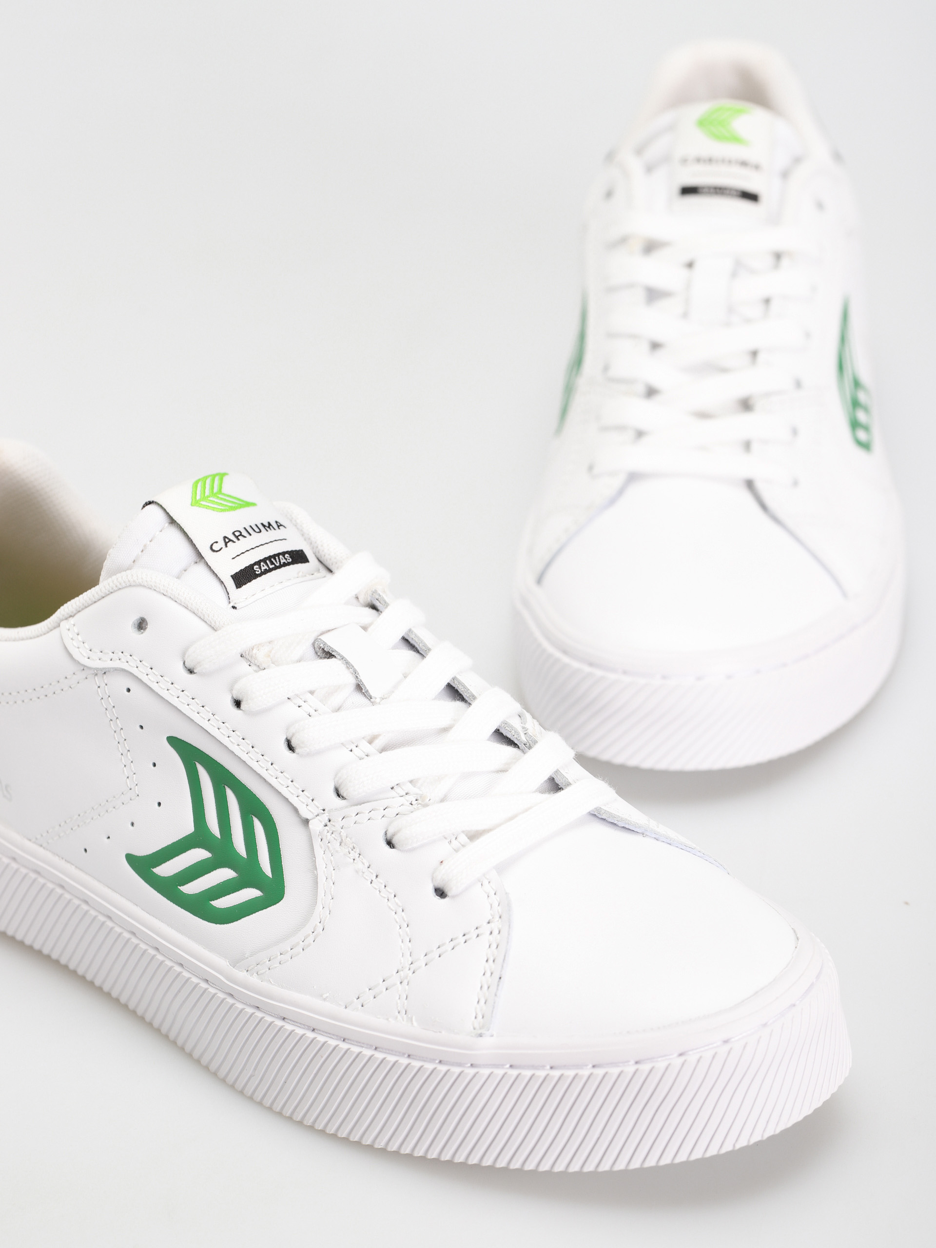 Cariuma Salvas Shoes (white/green)