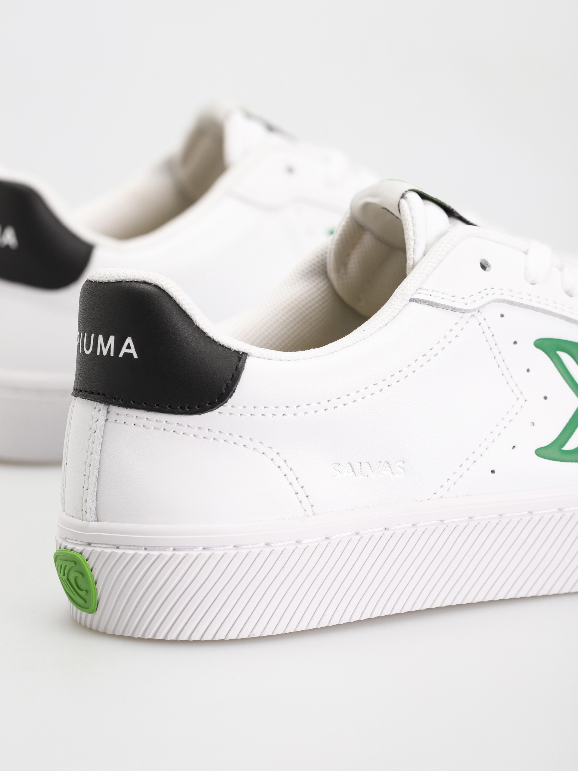 Cariuma Salvas Shoes (white/green)