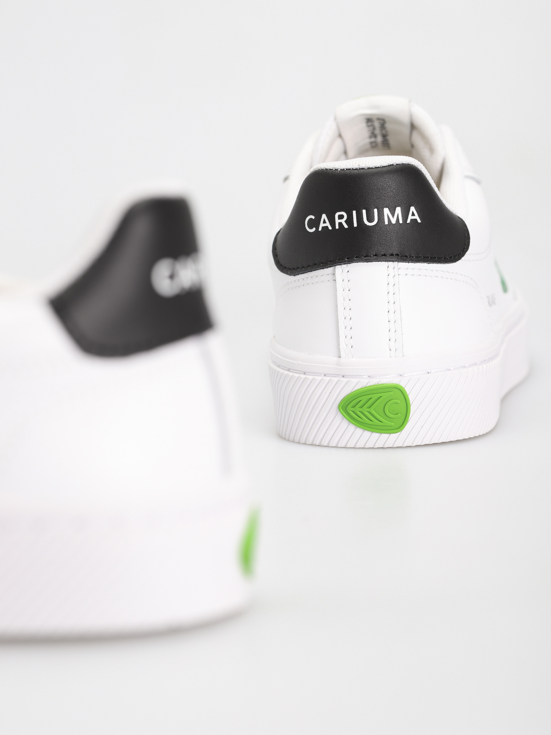 Cariuma Salvas Shoes (white/green)