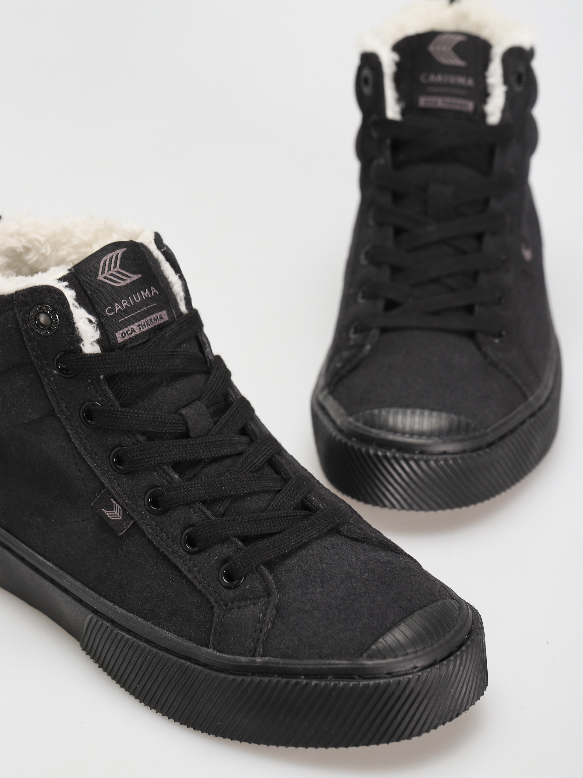 Cariuma Oca High Shoes (all black)