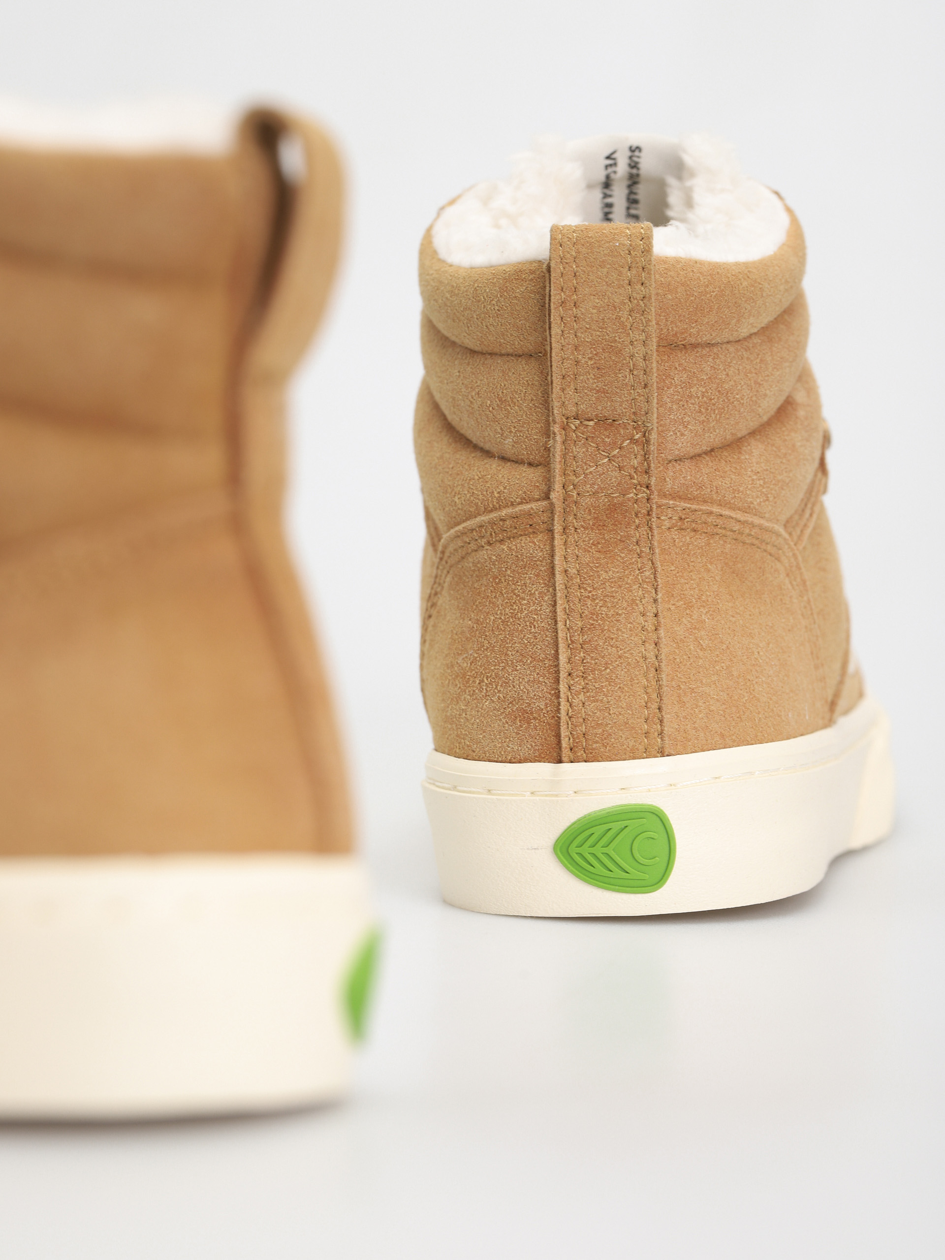 Cariuma Caturi Shoes (camel/ ivory)