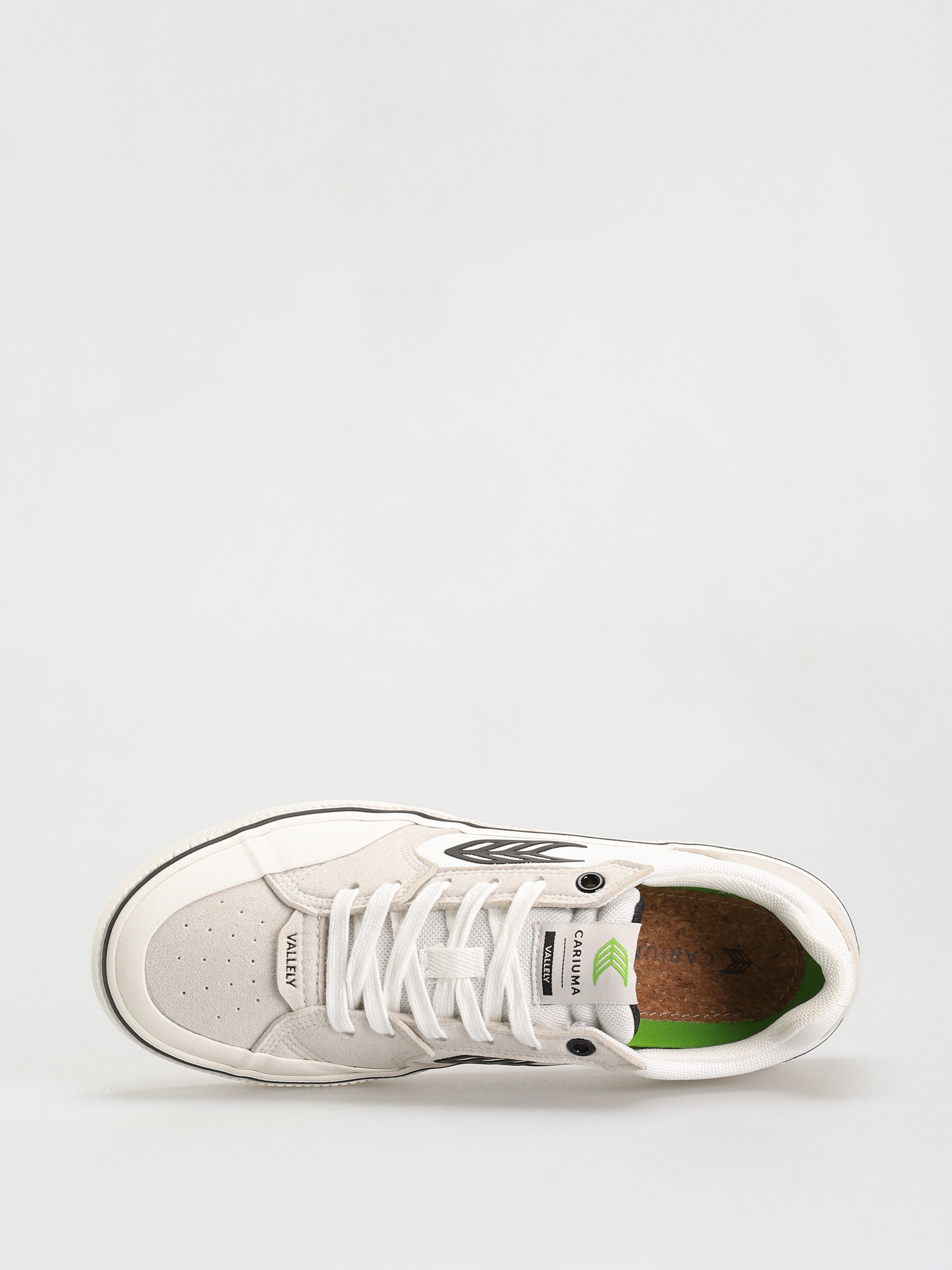 Cariuma Vallely Shoes (off white vintage/black)