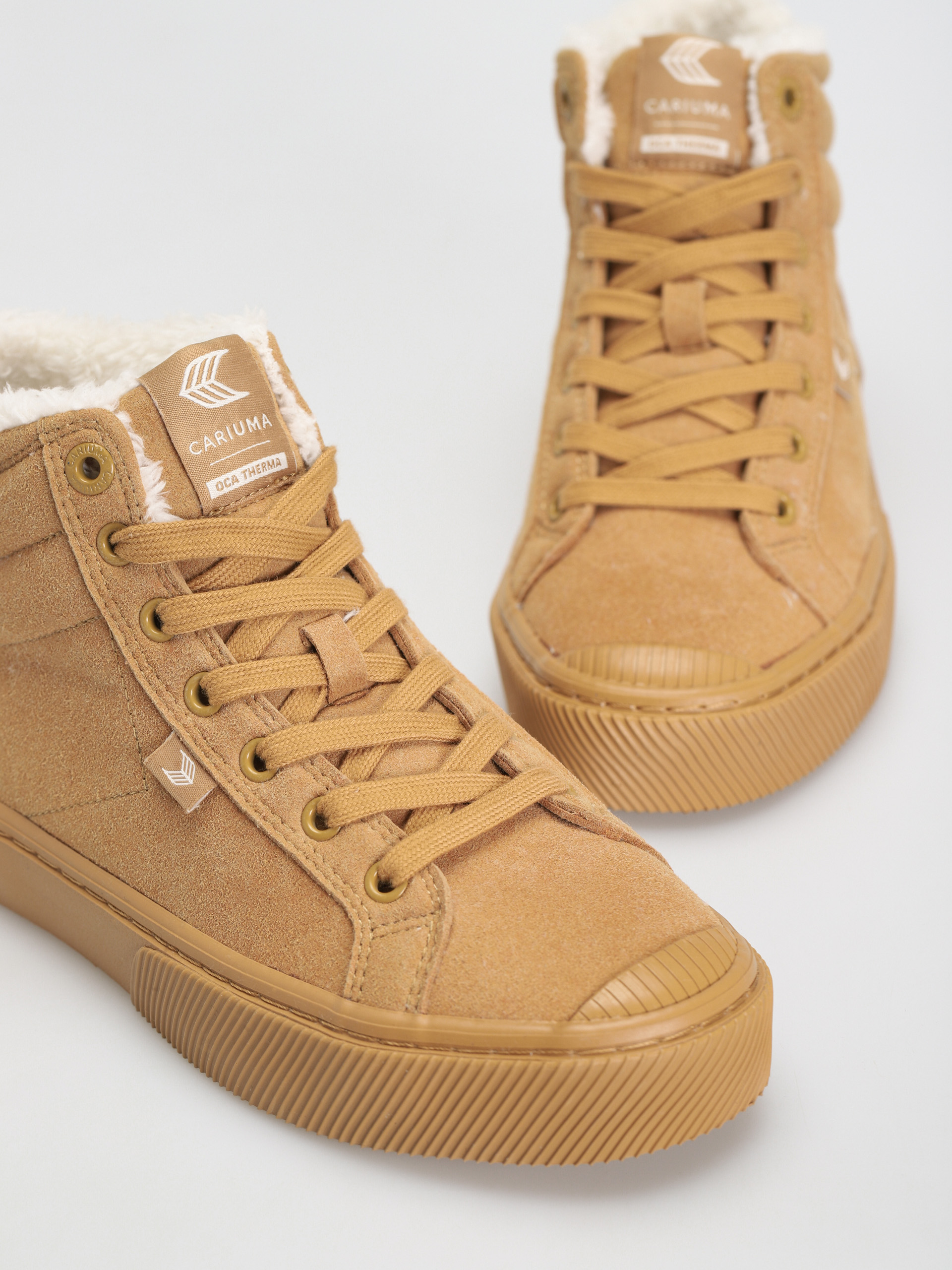 Cariuma Oca High Shoes (all camel)