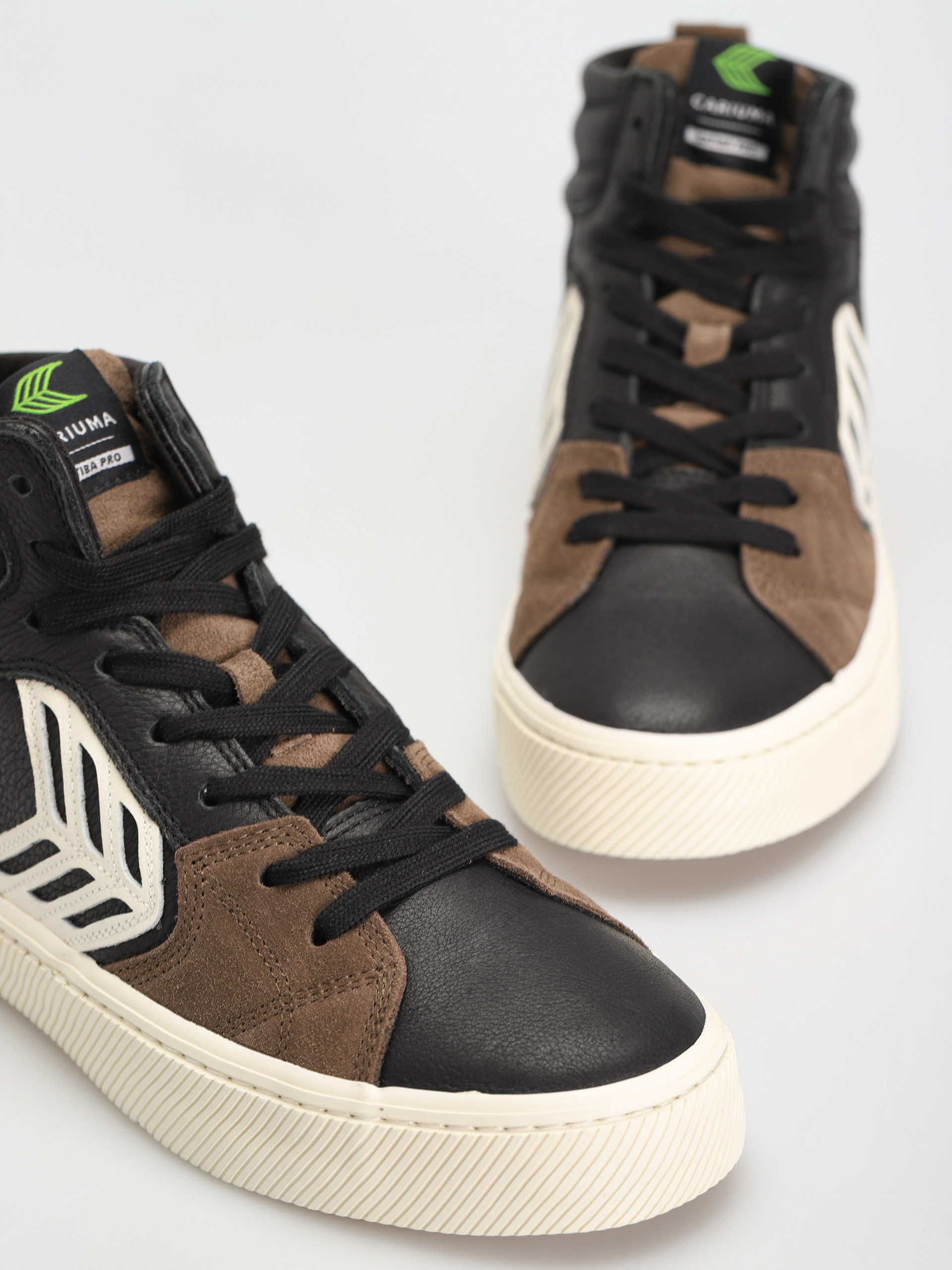 Cariuma Catiba High Pro Shoes (khaki)
