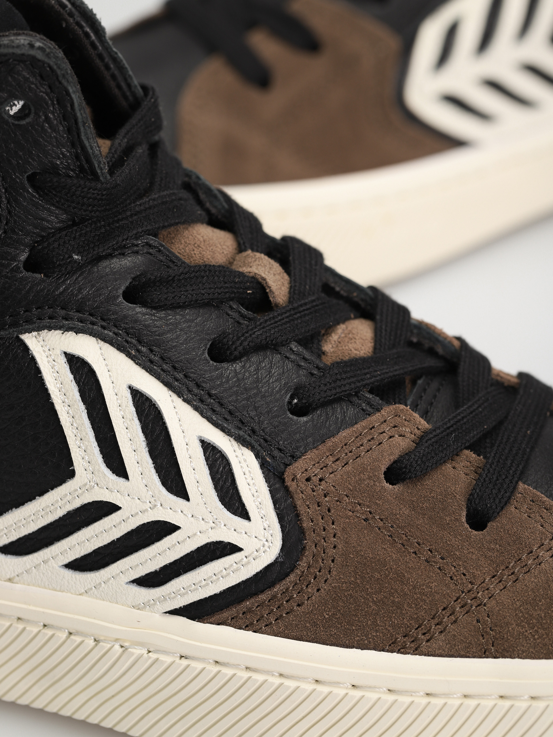 Cariuma Catiba High Pro Shoes (khaki)